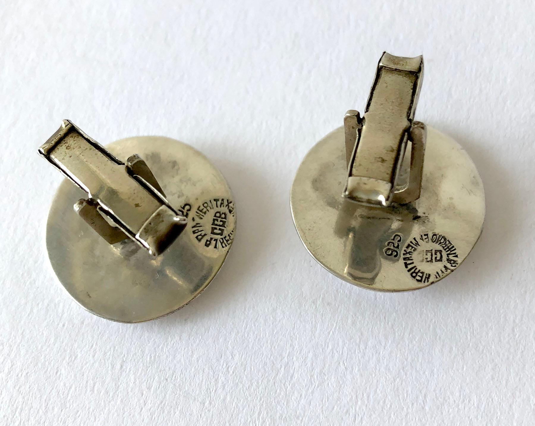 cufflinks face in or out