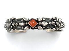Bracciale di corallo in argento sterling di Darryl Becenti (Navajo)
