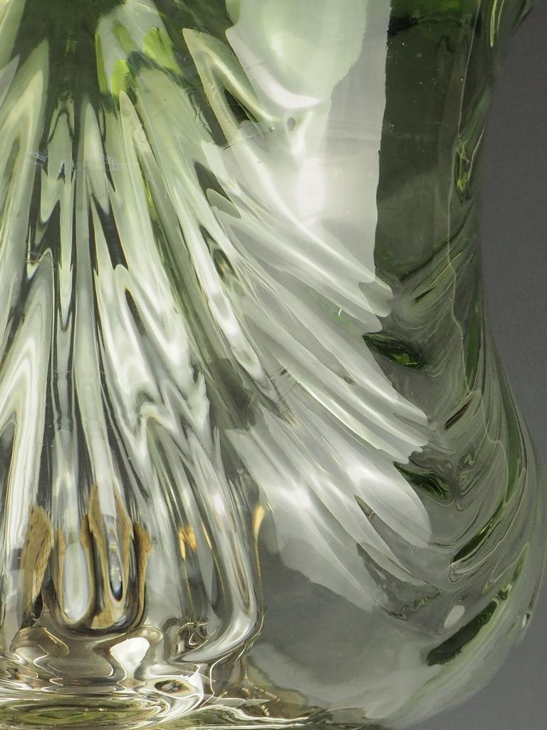 Britannico Lampada a olio a colonna corinzia in argento massiccio con paralume originale in vetro verde in vendita