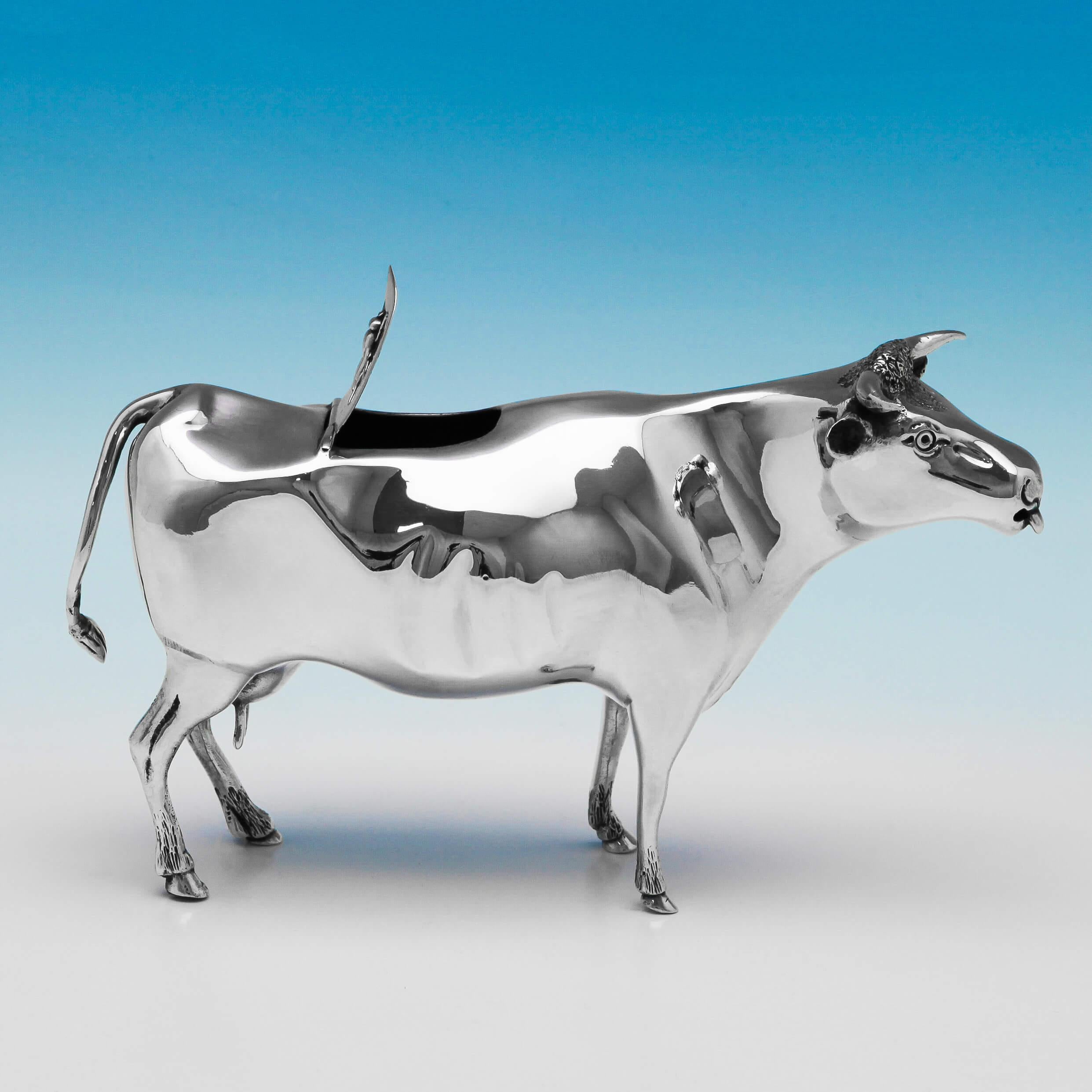 English Victorian Antique Sterling Silver Cow Creamer from 1899 In Good Condition In London, London