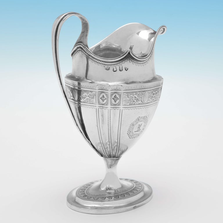 Irish Silver - Neoclassical Antique Sterling Silver Cream Jug - Dublin 1795 In Good Condition For Sale In London, London
