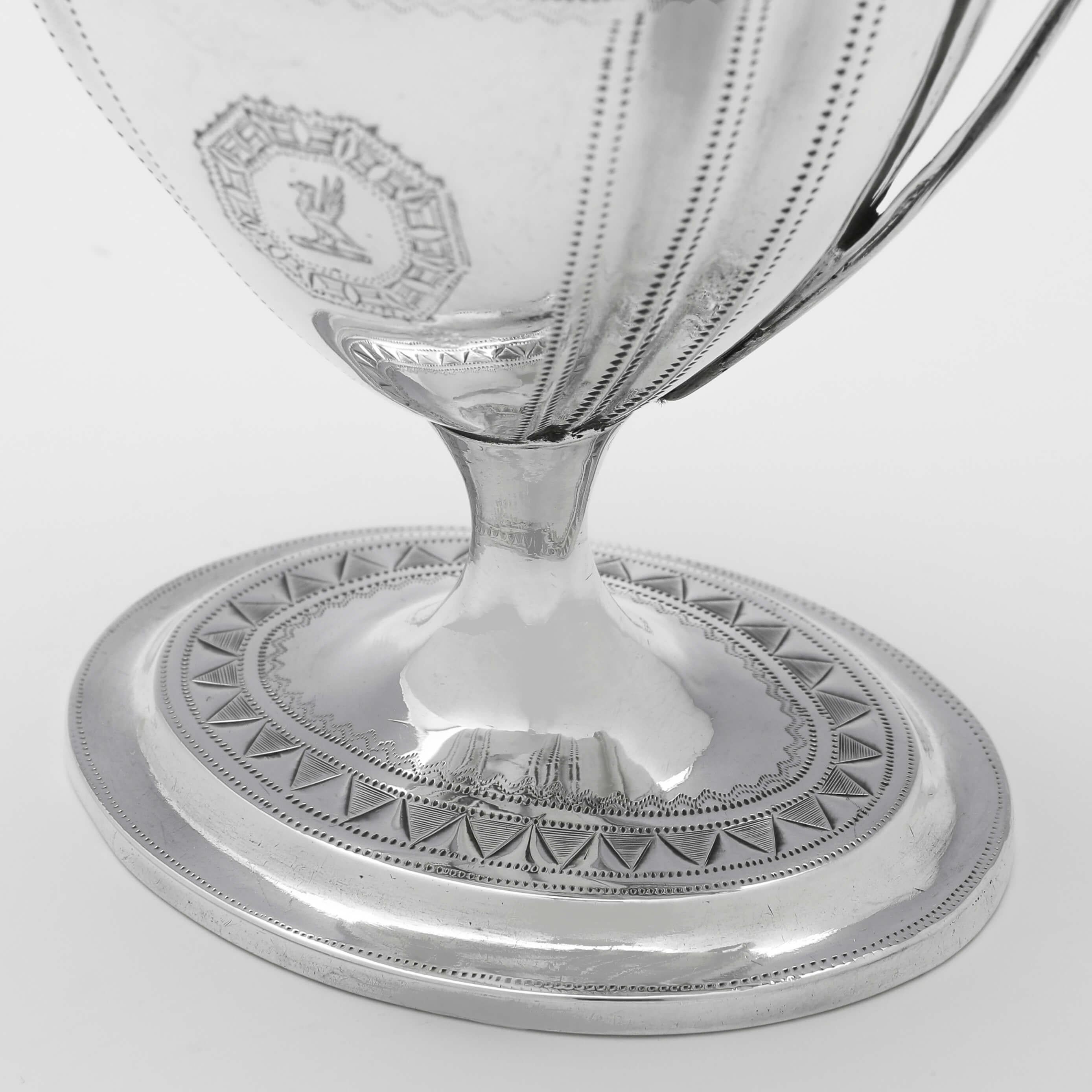 Irish Silver - Neoclassical Antique Sterling Silver Cream Jug - Dublin 1795 In Good Condition In London, London