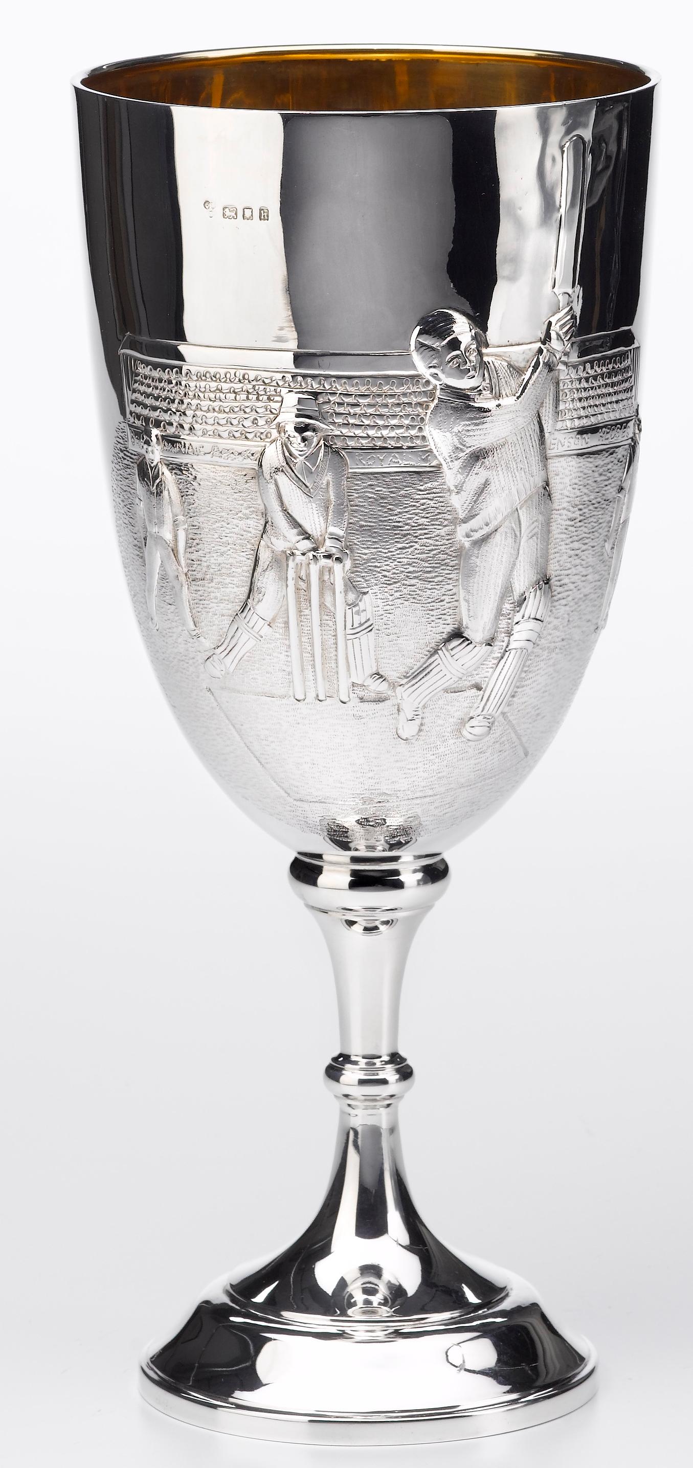 Britannique Trophée de criquet en argent sterling, datant d'environ 1923 en vente