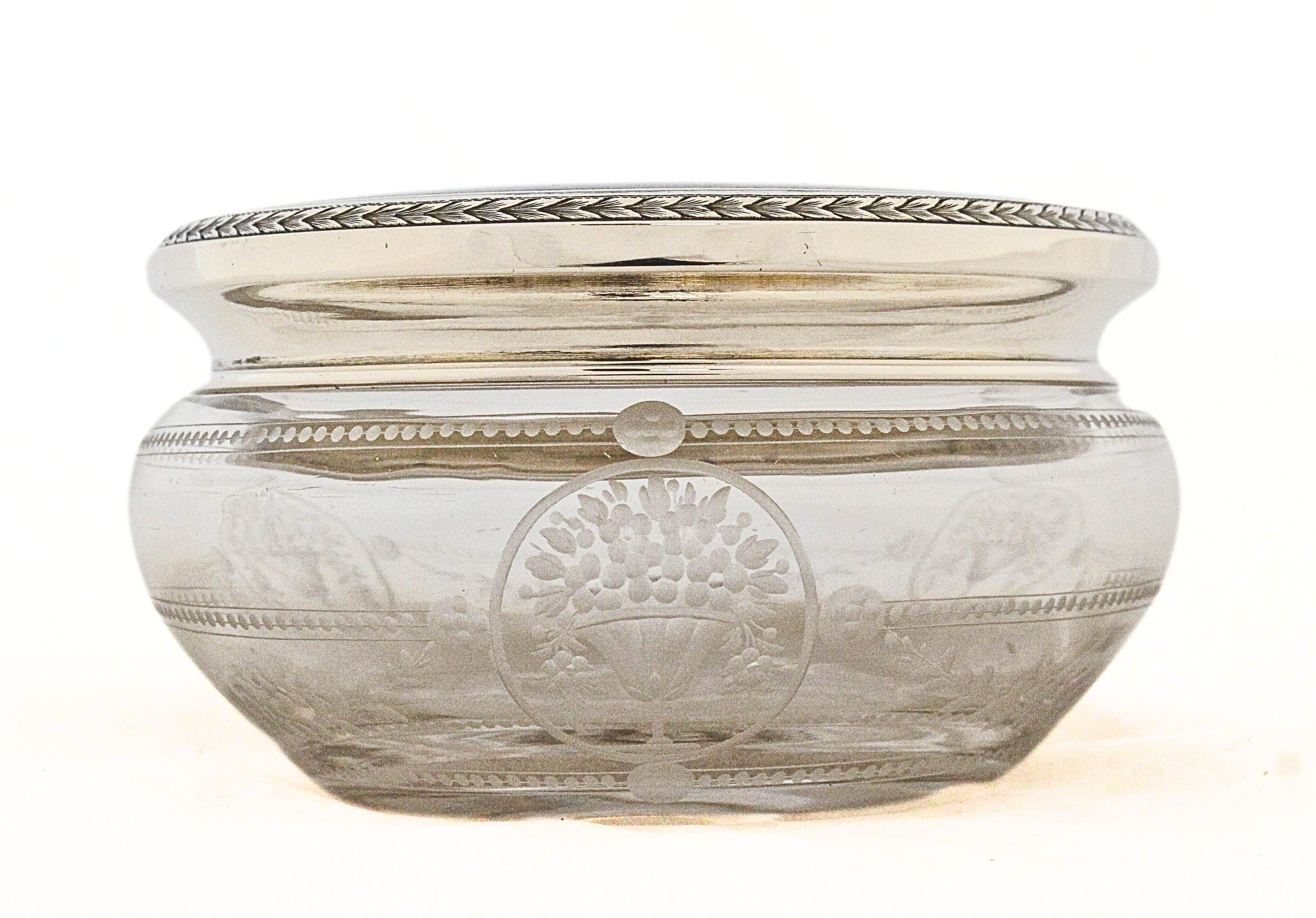 Americano Barattolo per cipria in argento e cristallo in vendita