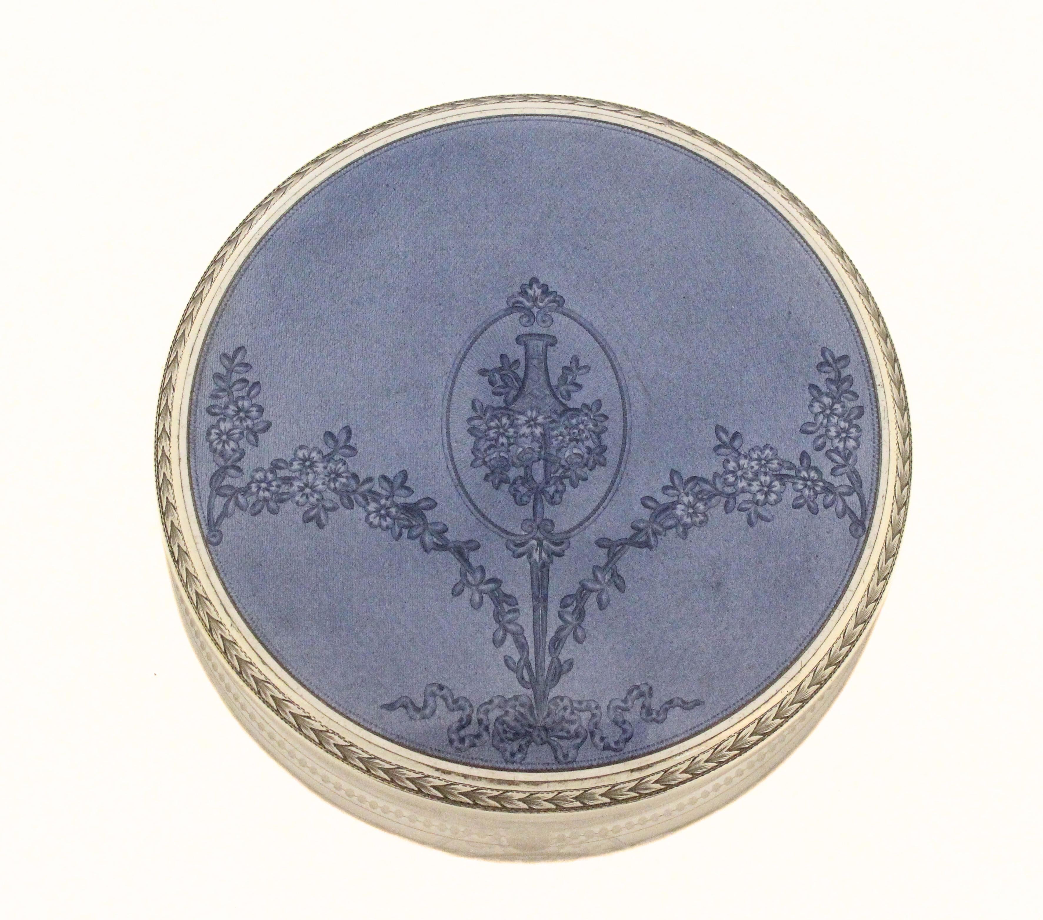 Barattolo per cipria in argento e cristallo In condizioni ottime in vendita a Brooklyn, NY