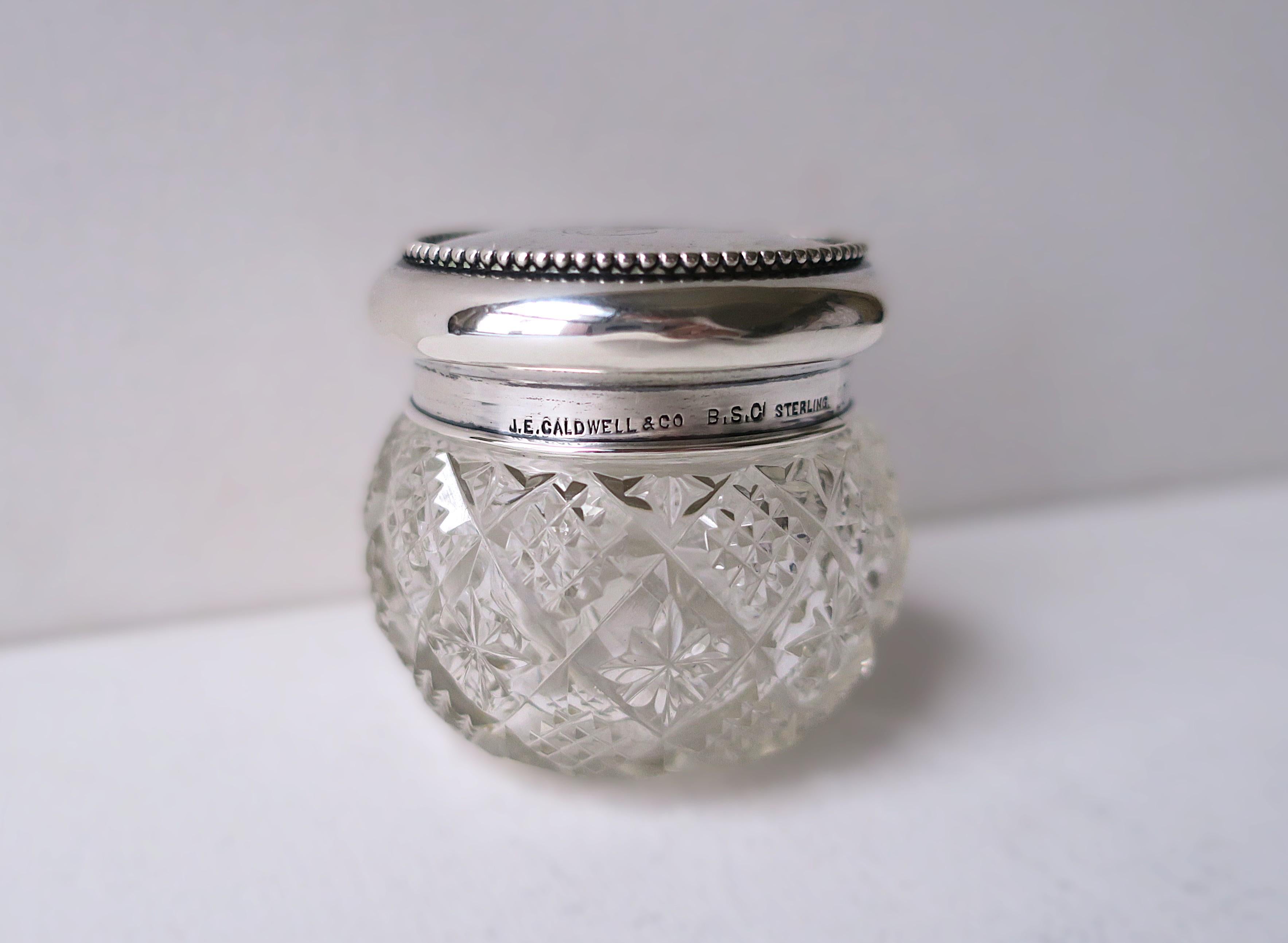 Boîte de toilette en argent sterling J E Caldwell en vente 6