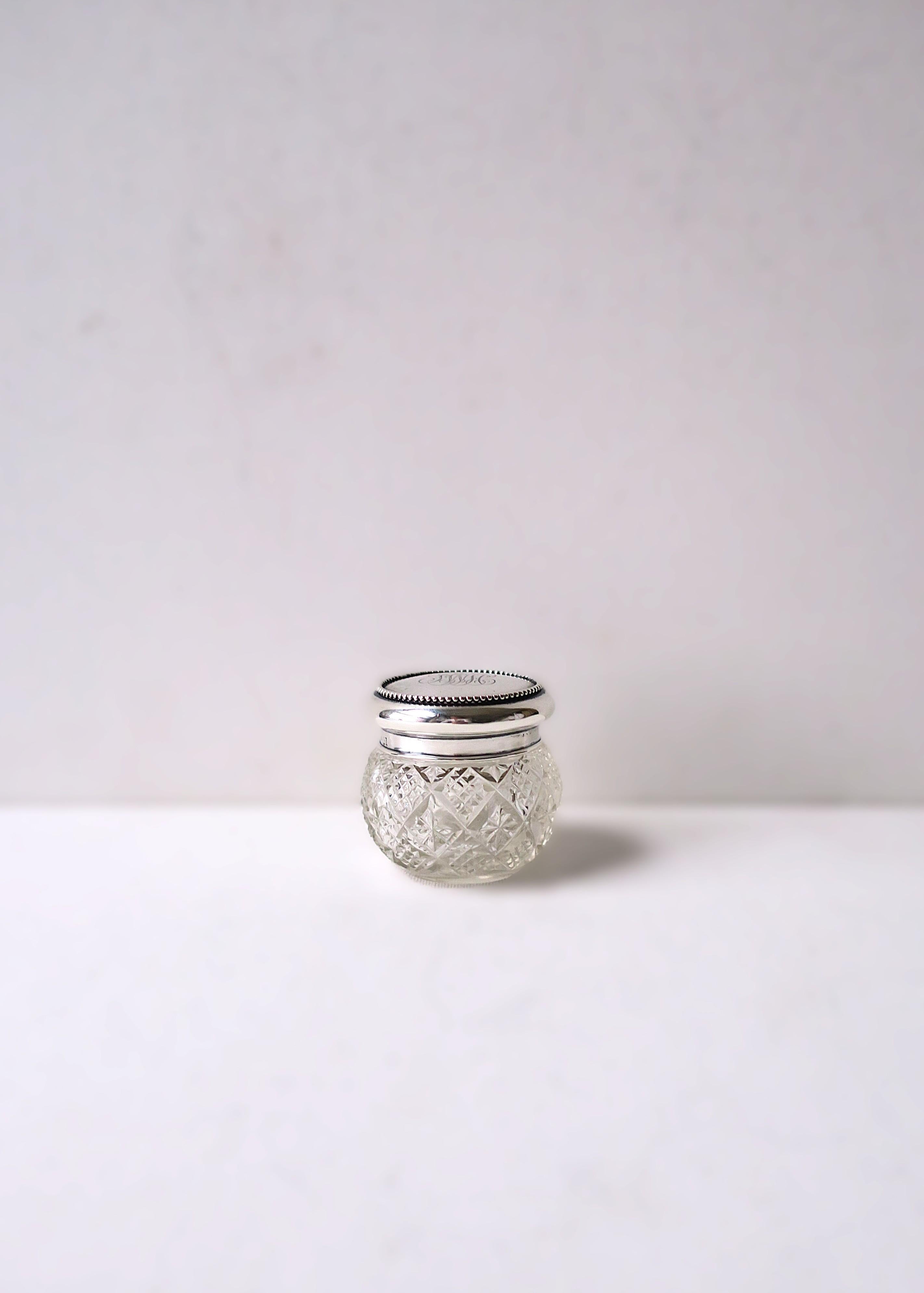 Américain Boîte de toilette en argent sterling J E Caldwell en vente