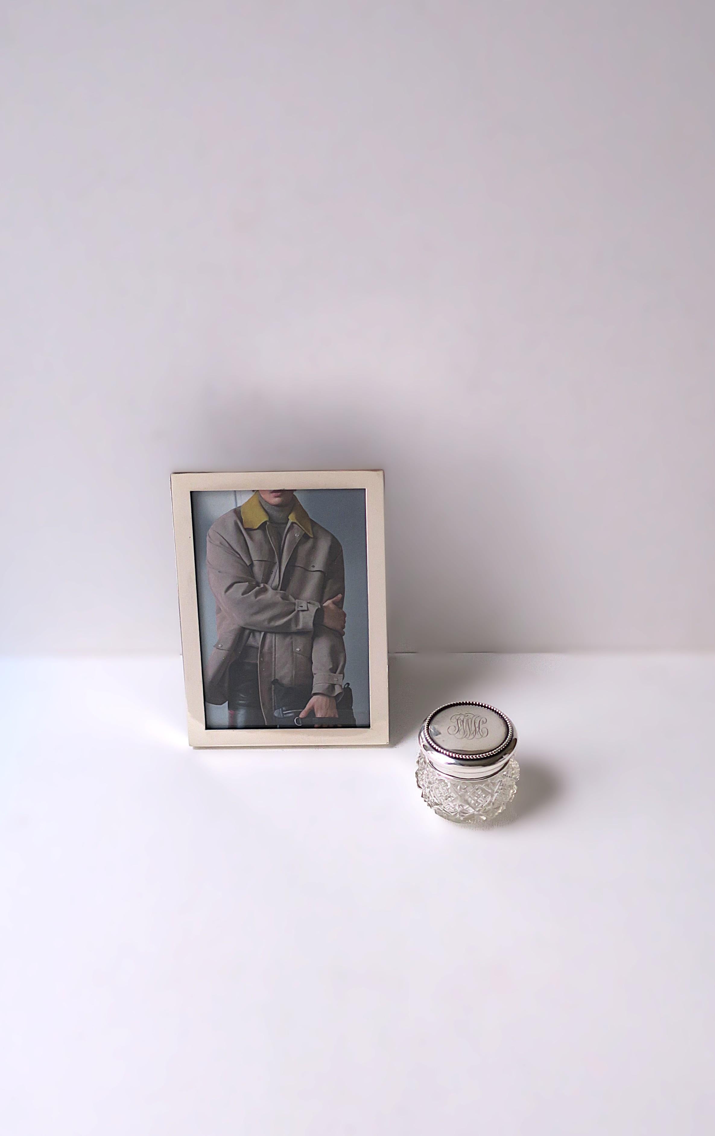 20ième siècle Boîte de toilette en argent sterling J E Caldwell en vente