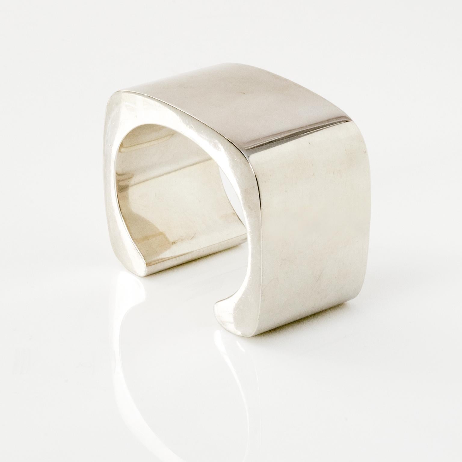 A sculptural Sterling silver cuff bracelet designed by Pekka Piekainen 1976, made by Auran Kultaseppä, Finland
Depth: 1.5