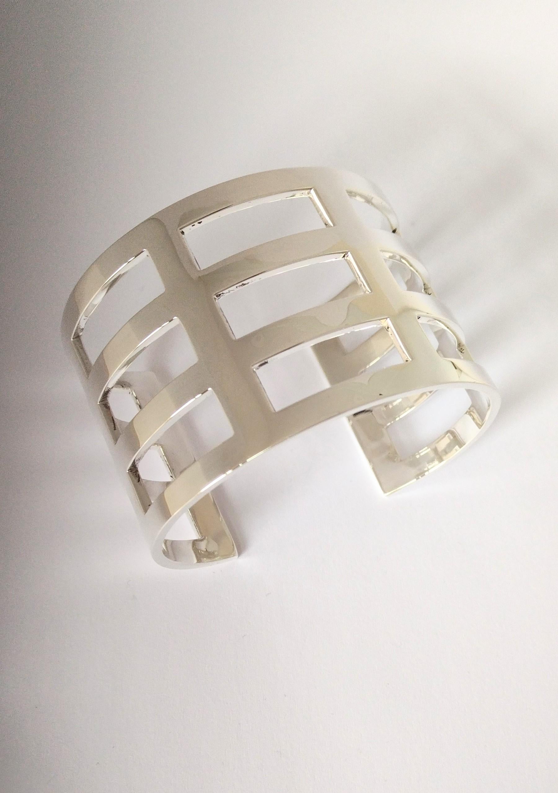 Brazalete rectángulo ancho de plata de ley en venta 5