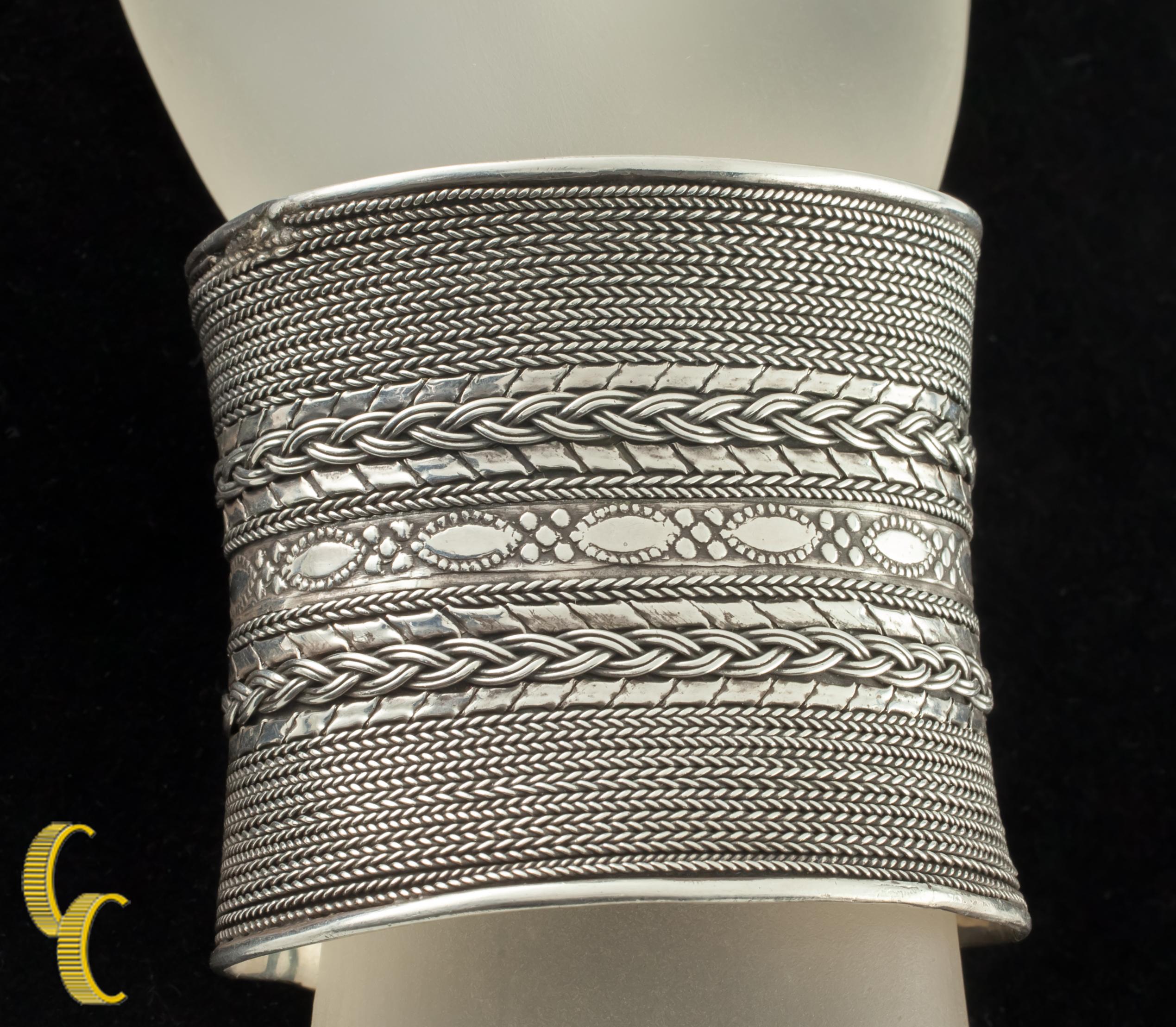 Moderno Bracciale in argento sterling con catena e dettagli in filo, misura 6 in vendita