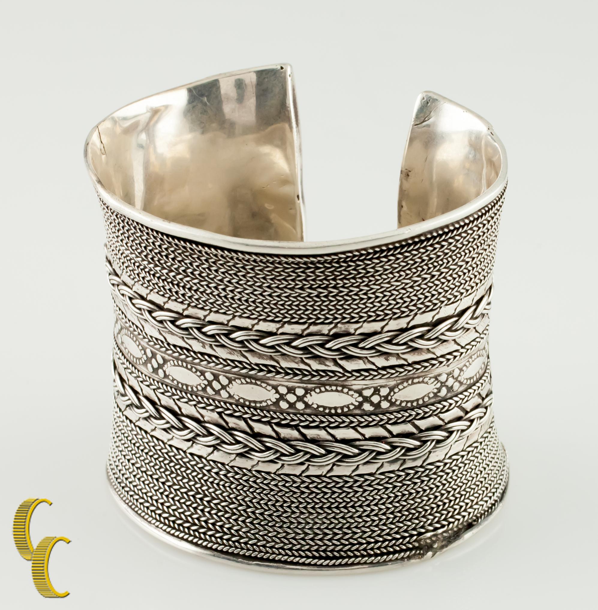 Bracciale in argento sterling con catena e dettagli in filo, misura 6 In condizioni buone in vendita a Van Nuys, CA