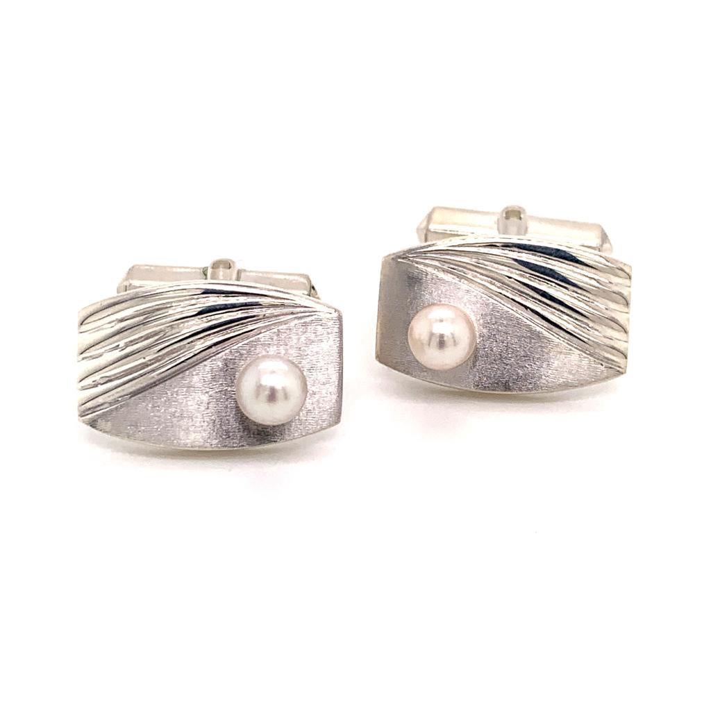 Mikimoto Estate Cufflinks with Pearls Sterling Silver 6.31 Grams In Good Condition In Brooklyn, NY