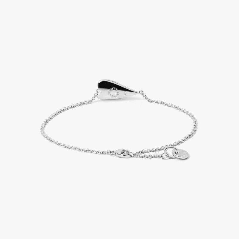 Sterling silver Cuore bracelet with black diamonds

This bracelet is named 'Cuore', meaning heart in Italian. The Tateossian heart shape capture's a modern twist on the romantic and classic heart image. Each heart is slightly angled and has a pave