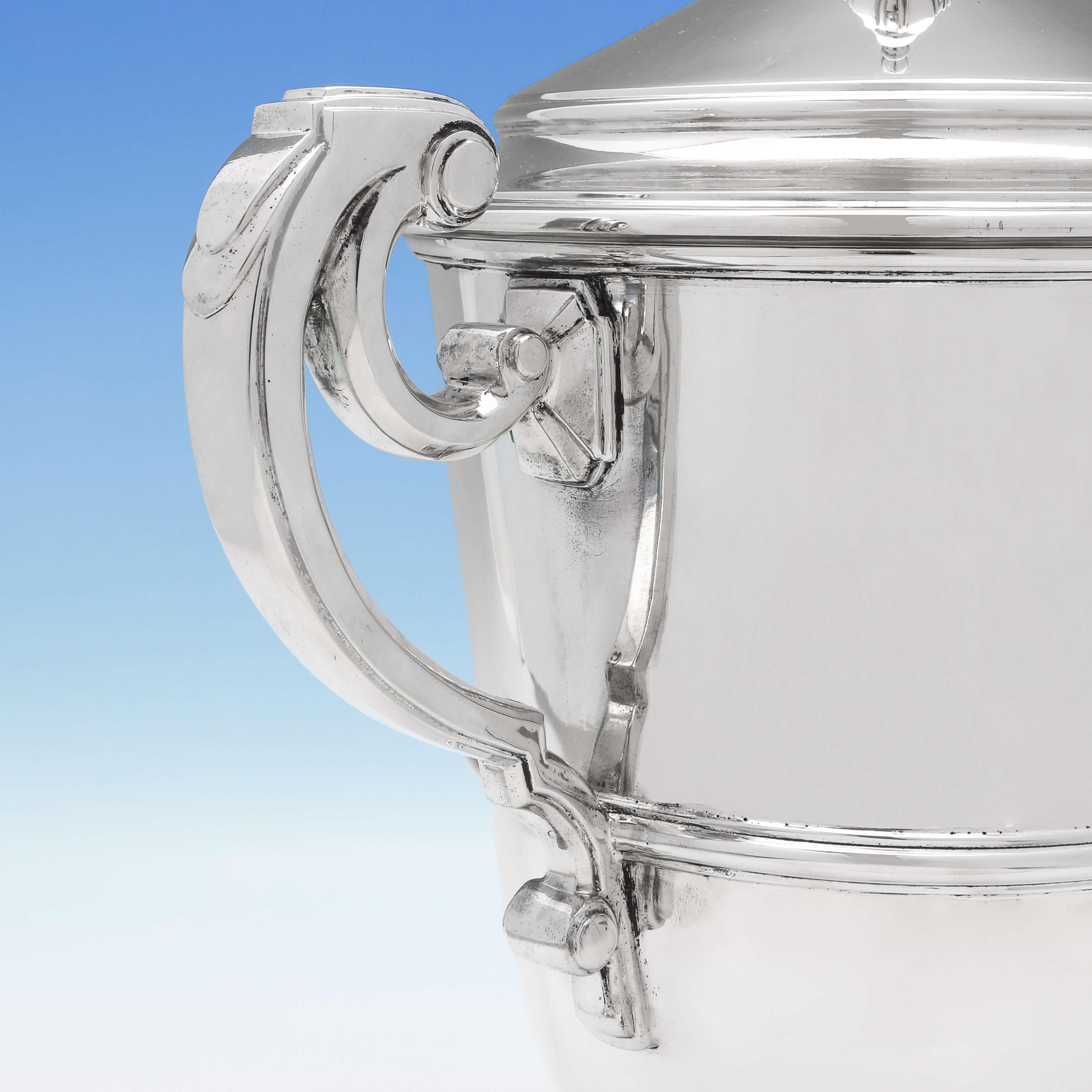 Art Deco Period Sterling Silver Trophy Cup and Cover by Richard Comyns in 1934 In Good Condition In London, London