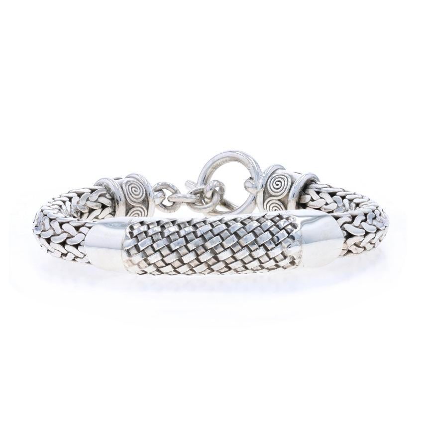 Metal Content: Sterling Silver

Style: Curved Bar Chain
Fastening Type: Toggle Clasp

Measurements

Side Width: 3/8