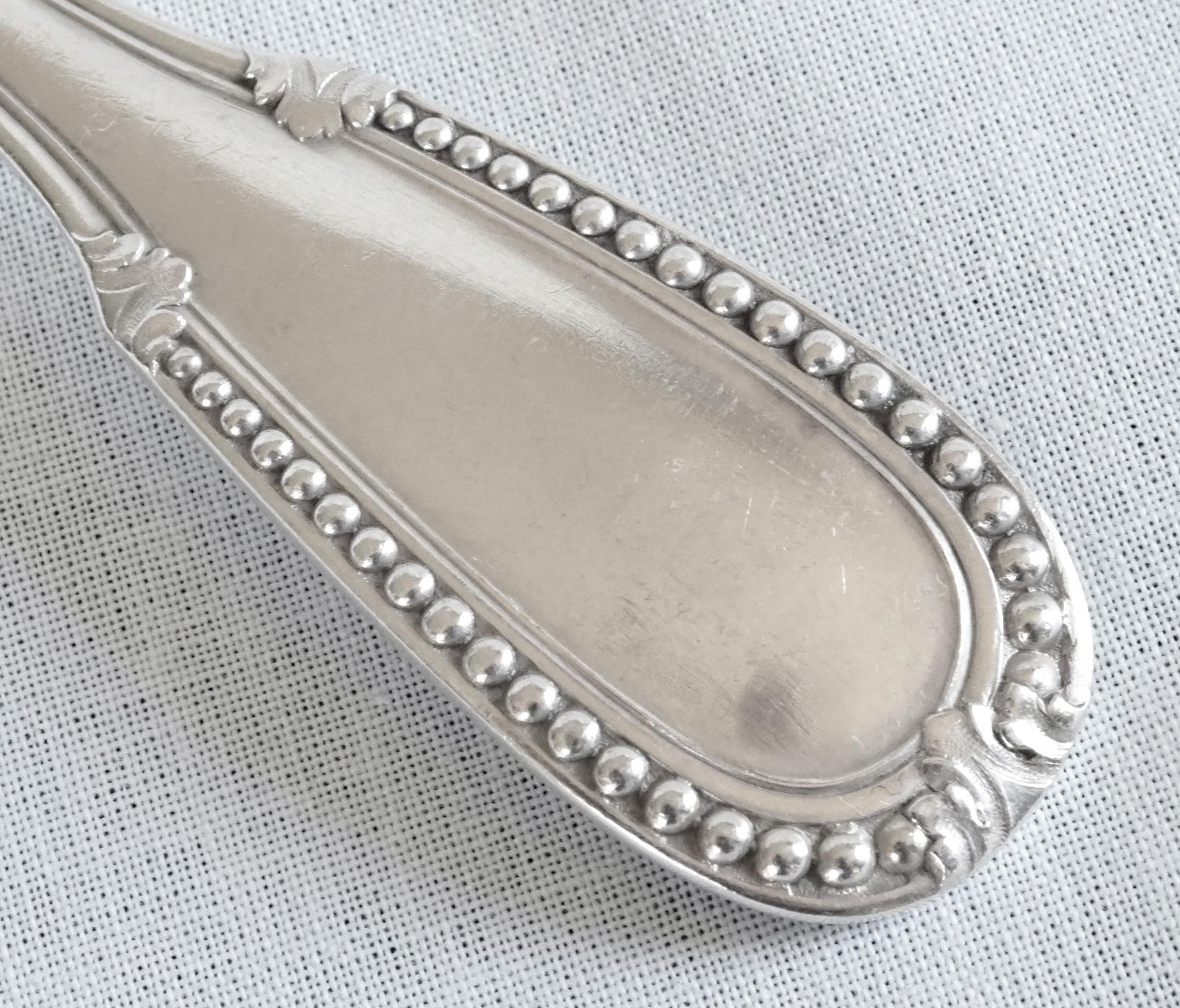 Set di posate in argento per 6 ospiti - motivo di perle in stile Luigi XVI in vendita 5