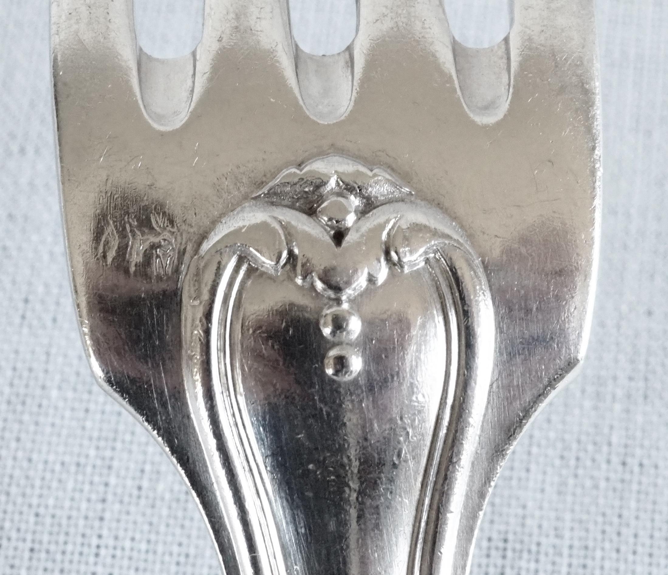 Set di posate in argento per 6 ospiti - motivo di perle in stile Luigi XVI in vendita 6