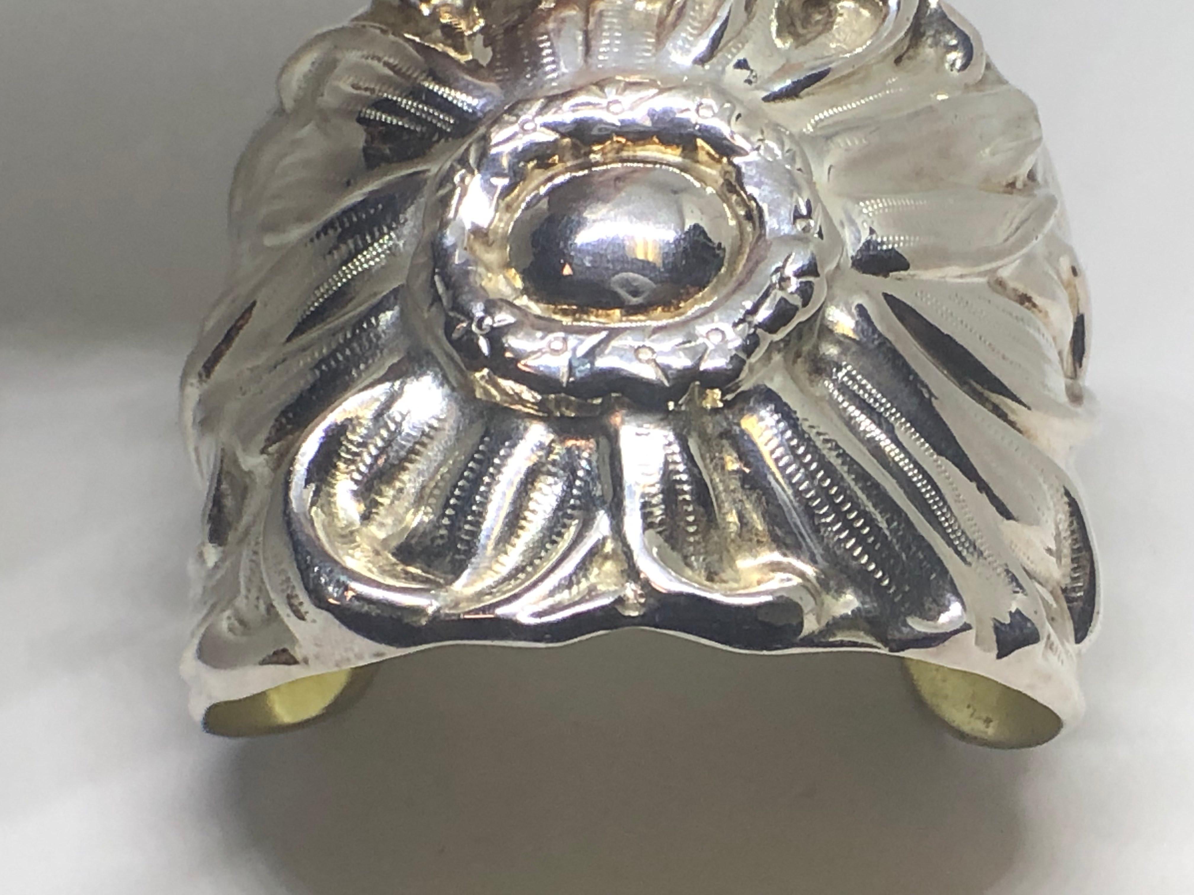 This sterling silver 