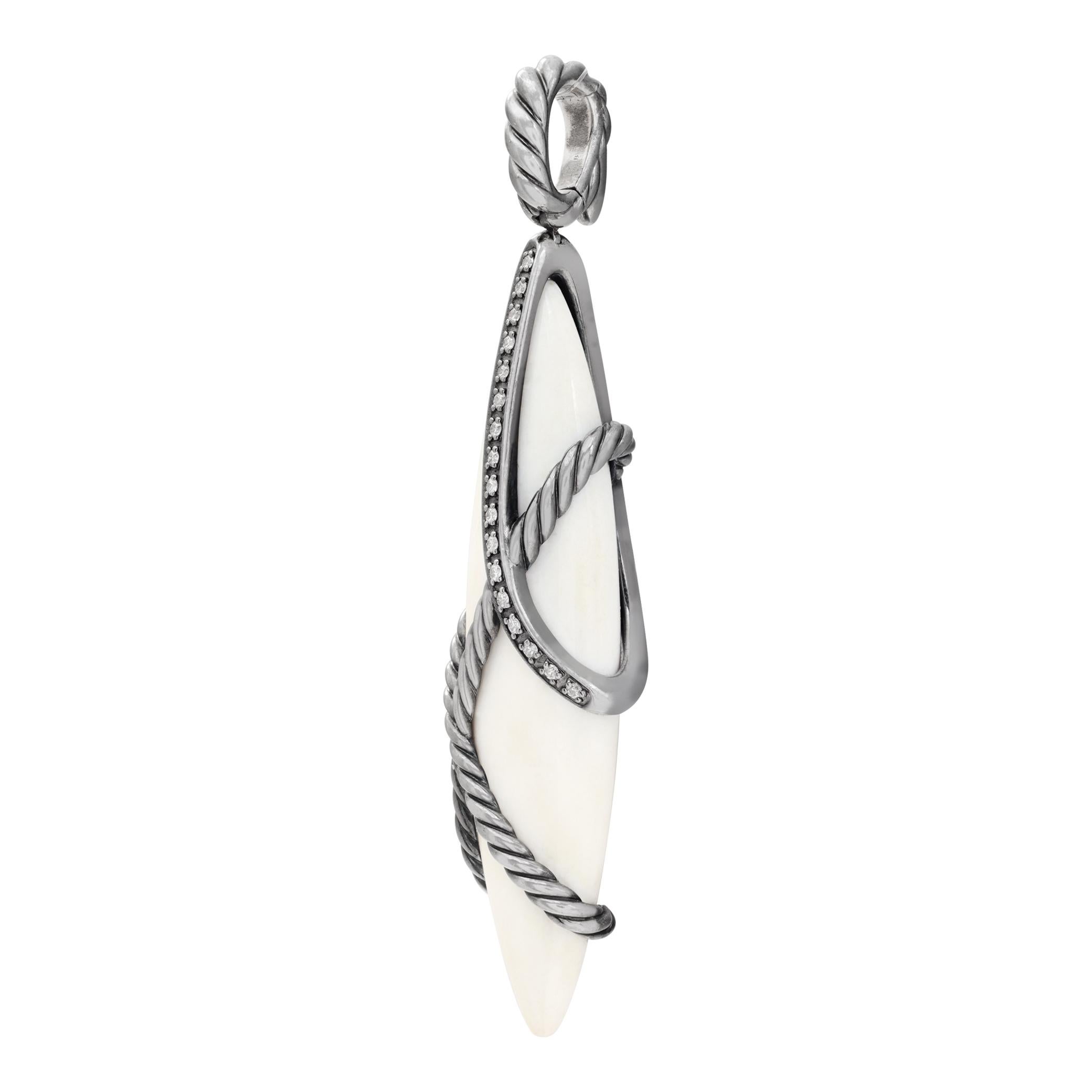 Pendentif David Yurman en argent sterling avec diamants et agate blanche Excellent état à Surfside, FL