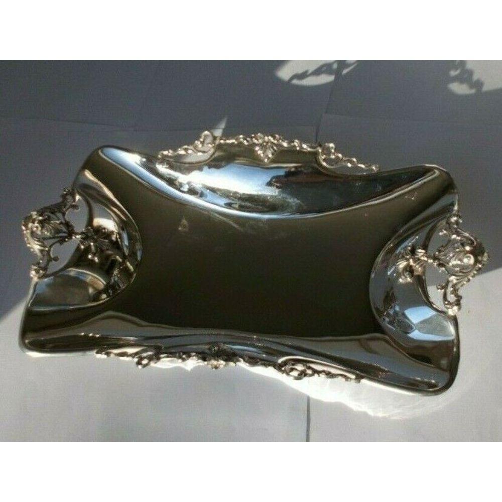 Sterling Silver Decorated Rectangular Dish In Excellent Condition For Sale In London, GB