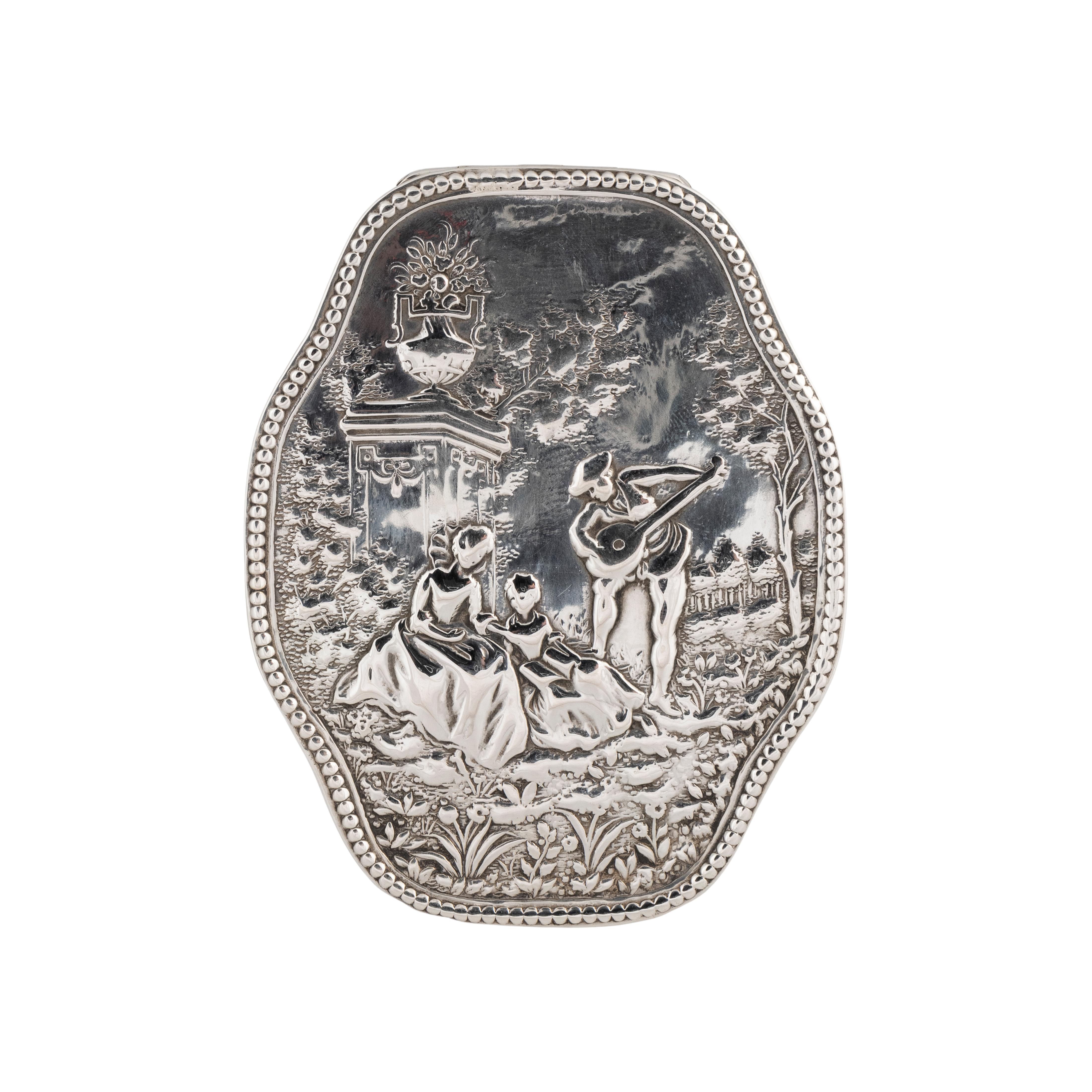 Boîte de coiffeuse décorée en argent sterling Excellent état - En vente à Coeur d Alene, ID