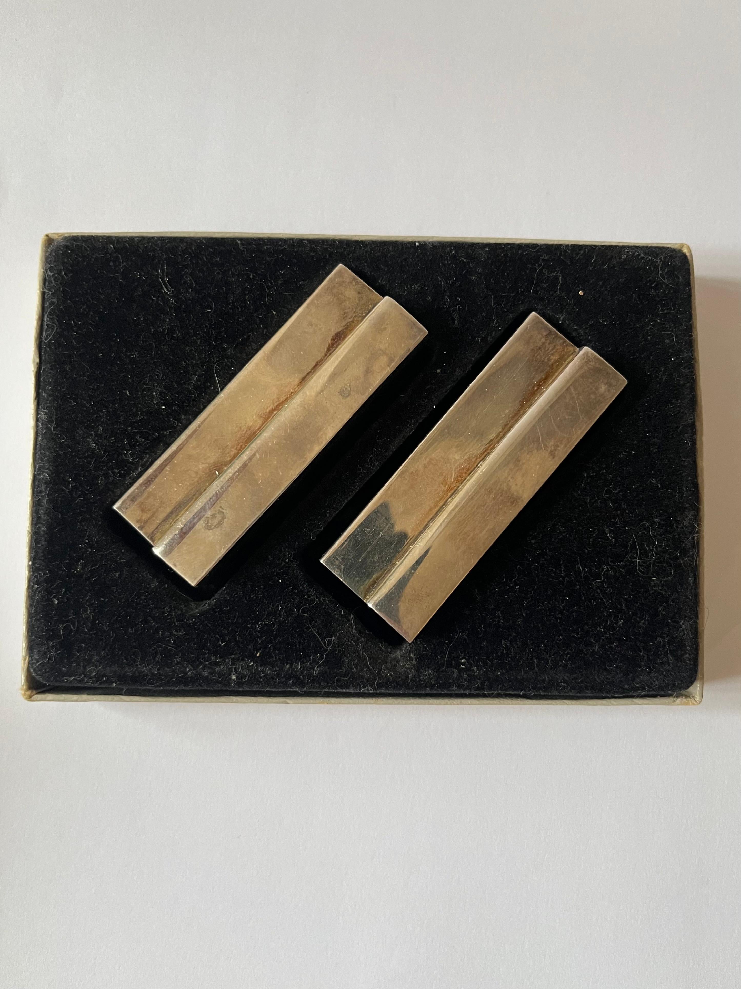 Sterling Silver Decorative Minimalistic Pepper and Salt shakers, 1970's im Angebot 3