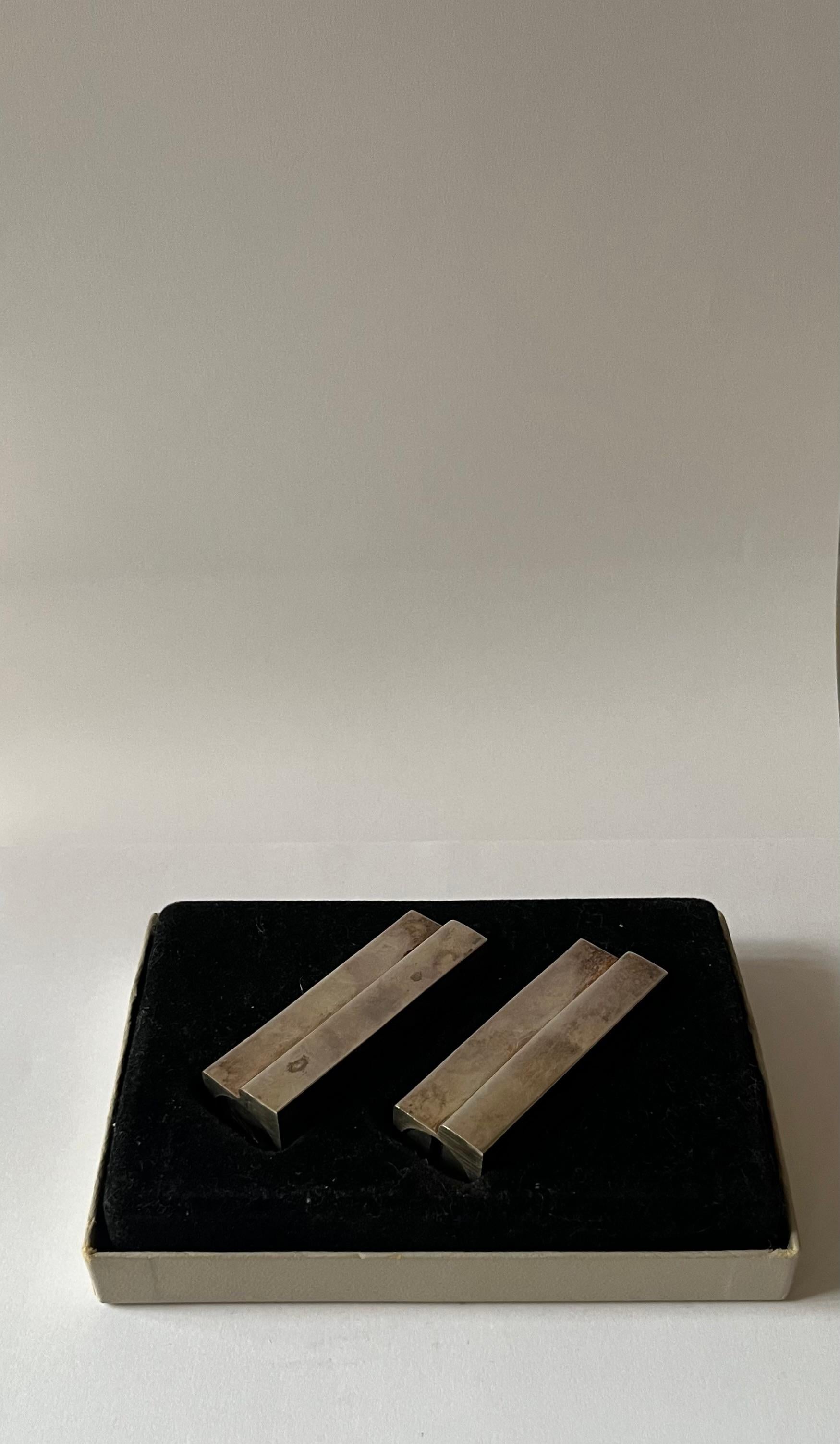 Sterling Silver Decorative Minimalistic Pepper and Salt shakers, 1970's im Angebot 4