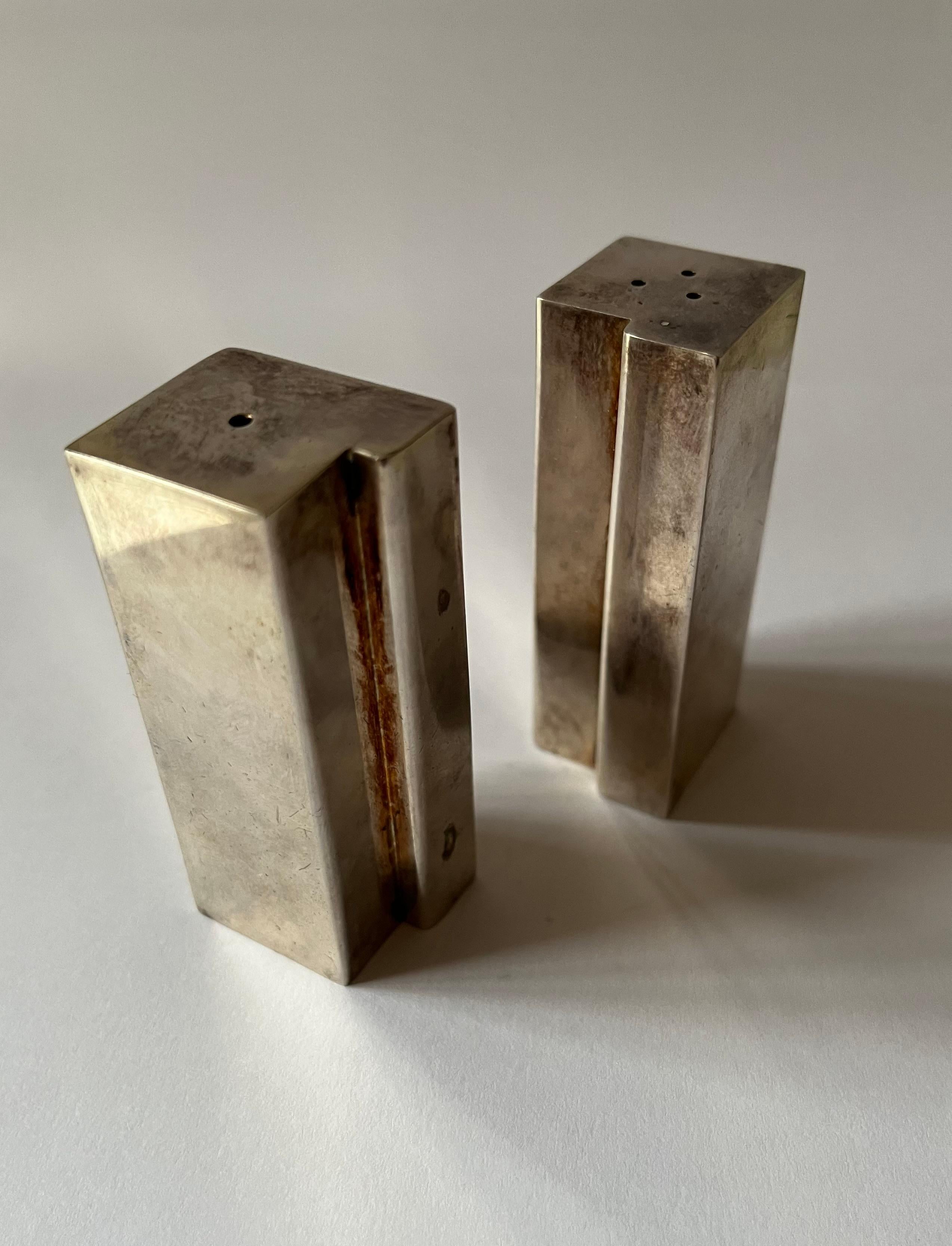 Sterling Silver Decorative Minimalistic Pepper and Salt shakers, 1970's im Angebot 8