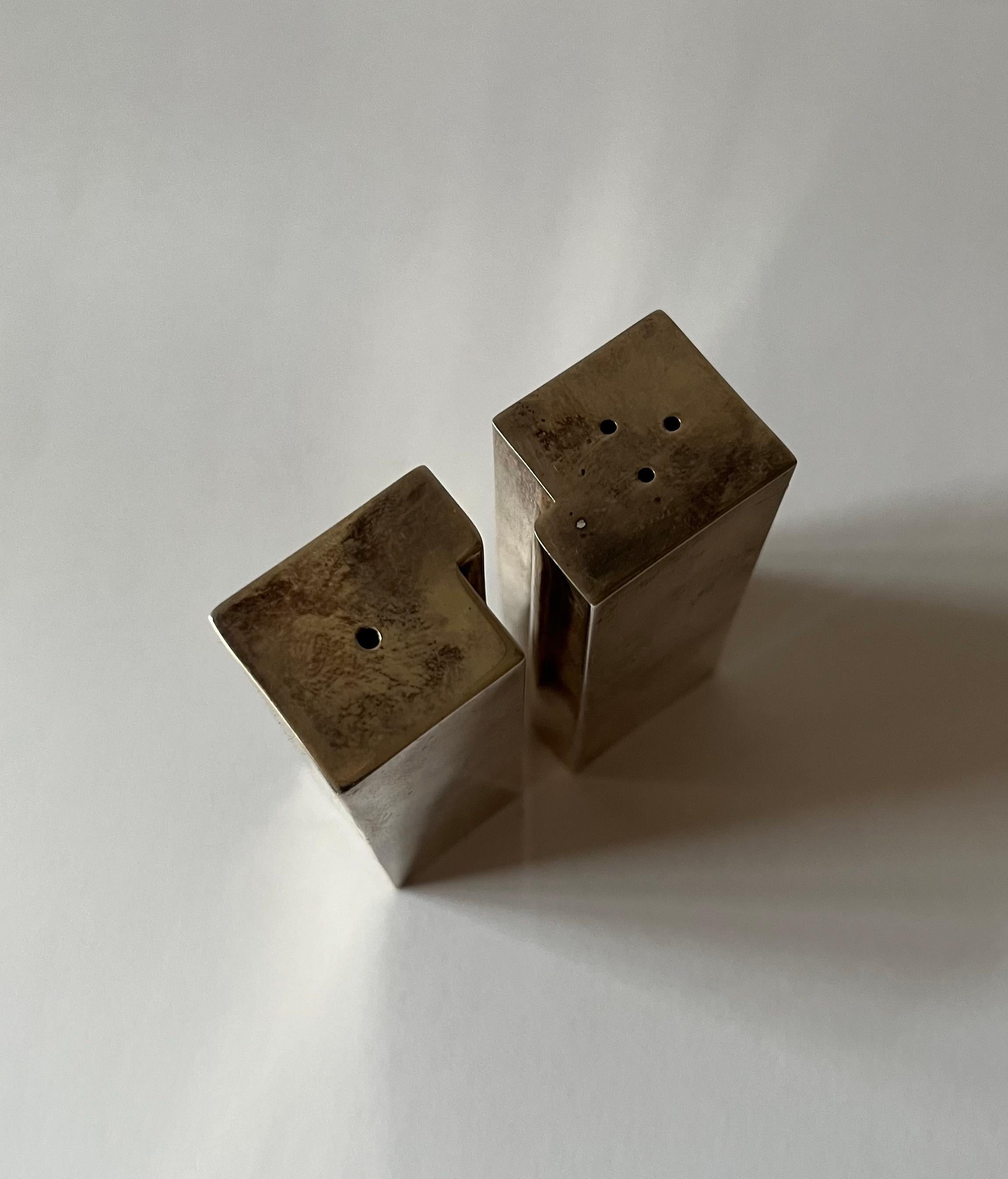 Sterling Silver Decorative Minimalistic Pepper and Salt shakers, 1970's im Angebot 1