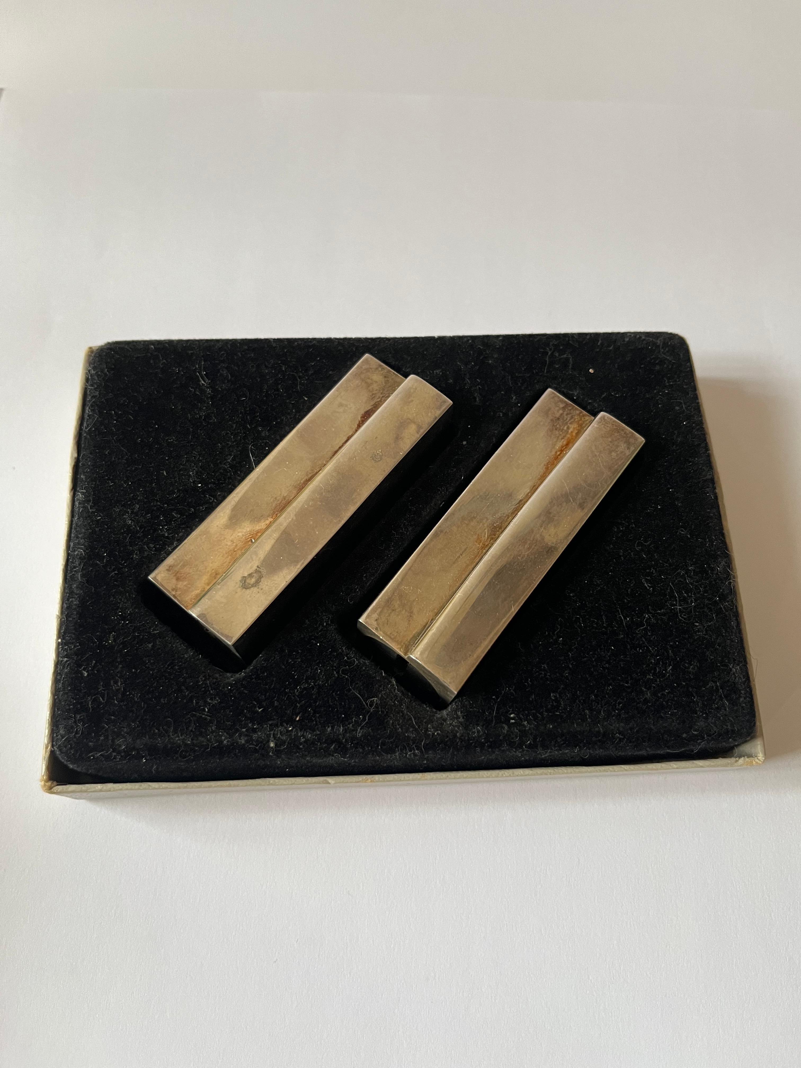 Sterling Silver Decorative Minimalistic Pepper and Salt shakers, 1970's im Angebot 2