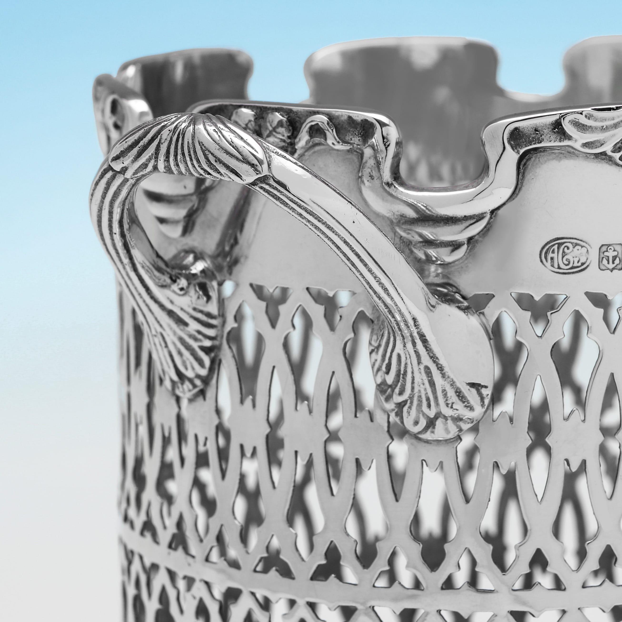 Soporte de sifón decorativo de plata de ley fabricado en Birmingham en 1926 Art Decó en venta