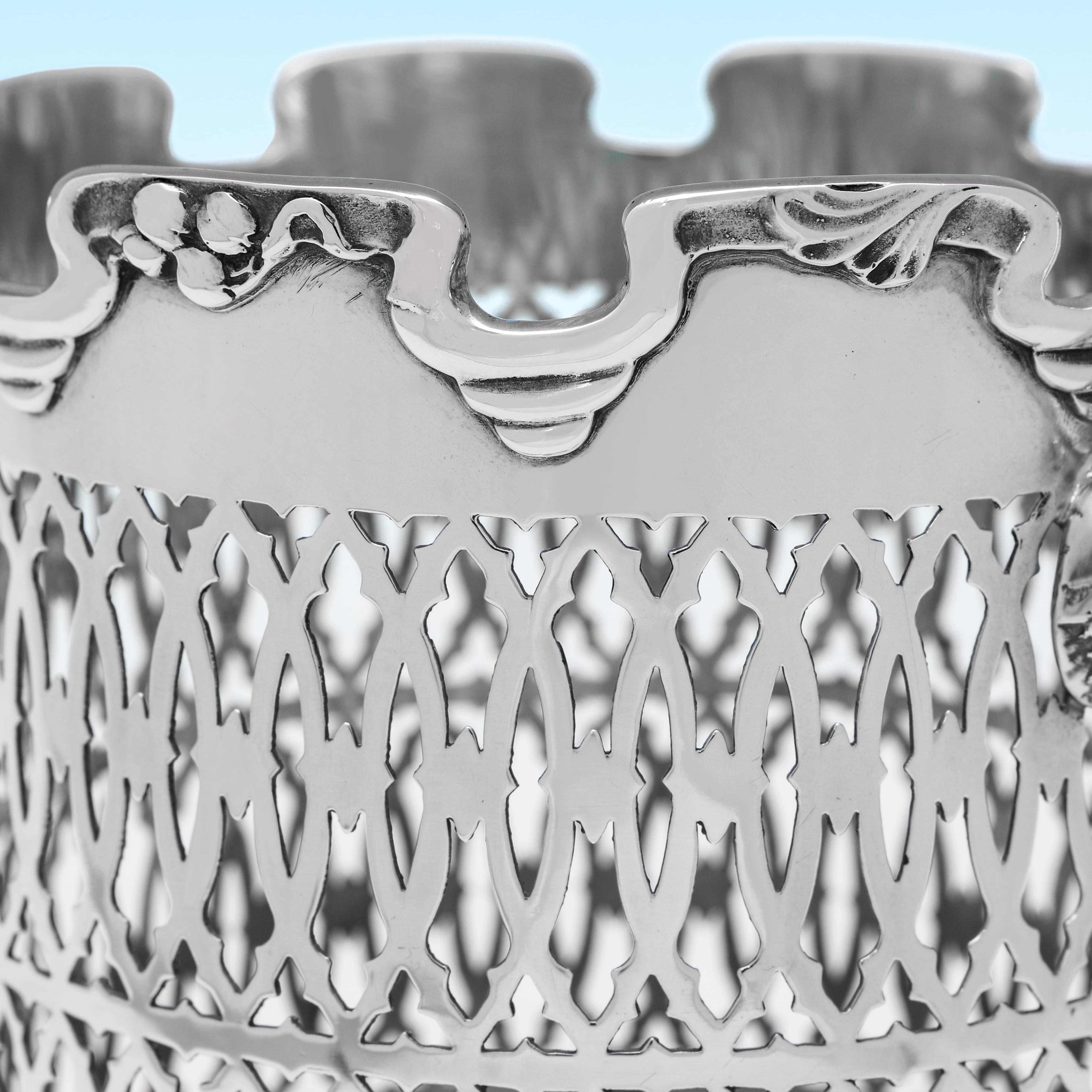 Soporte de sifón decorativo de plata de ley fabricado en Birmingham en 1926 Inglés en venta