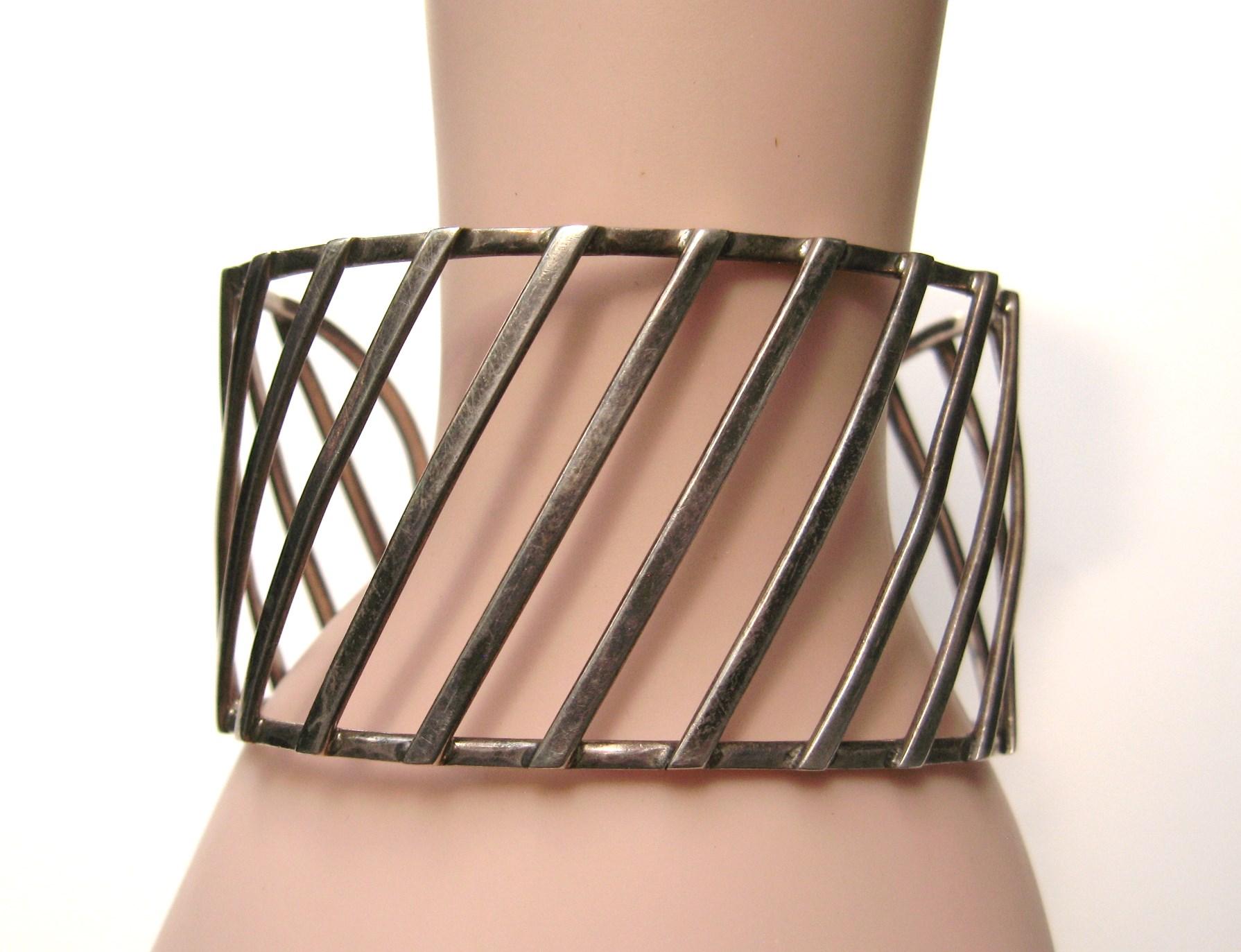 Sterling Silver Diagonal Modernist bracelet  In Good Condition For Sale In Wallkill, NY