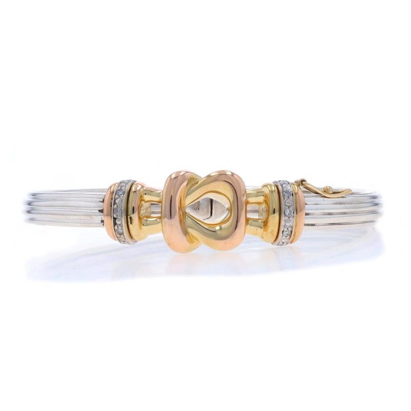 Metall Inhalt: Sterling Silber, 14k Gelbgold, 14k Weißgold, & 14k Roségold

Informationen zu Stein

Natürliche Diamanten
Karat(e): .10ctw
Schliff: Runder Brillant

Karat gesamt: .10ctw

Stil: Armreif
Verschlusstyp: Scharnierverschluss mit seitlicher