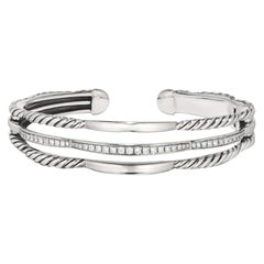 Pulsera brazalete de tres filas David Yurman Tides de plata de ley y diamantes