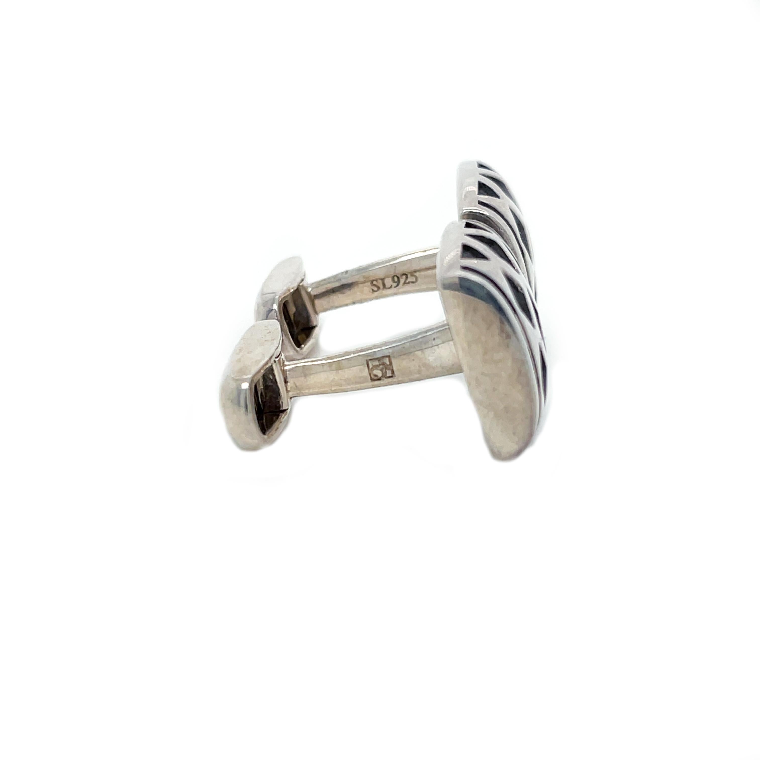 Contemporary Sterling Silver Diamond Pattern Cufflinks For Sale