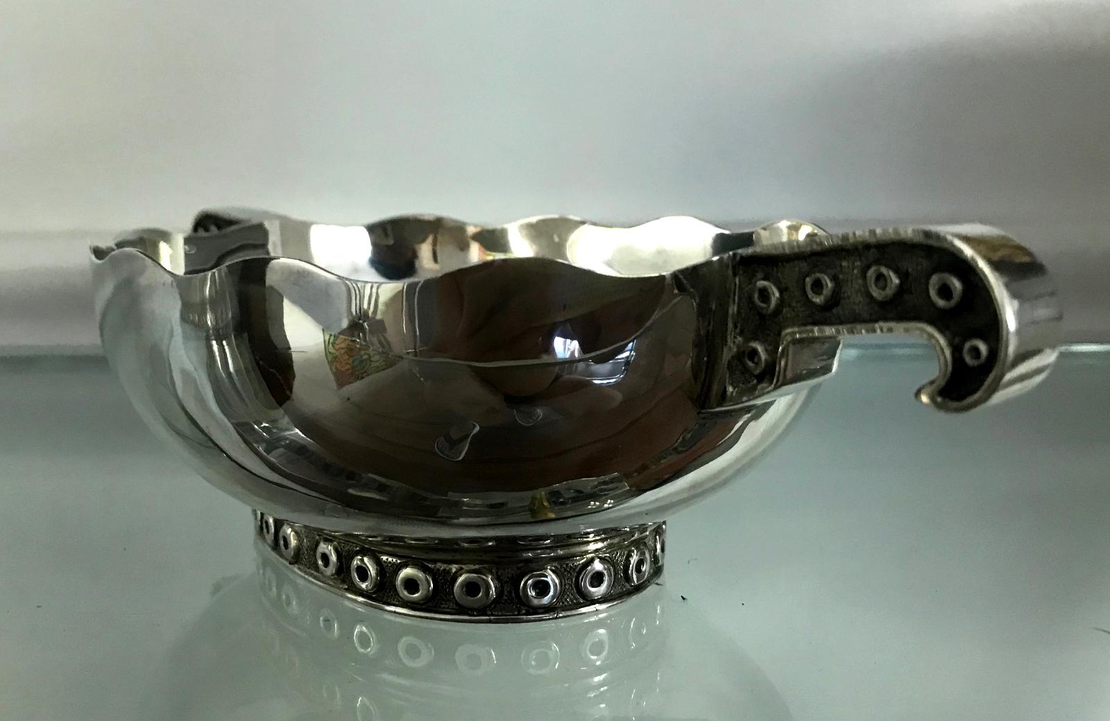 Mid-Century Modern Sterling Silver Dish with Handles by Tane Orfebres For Sale