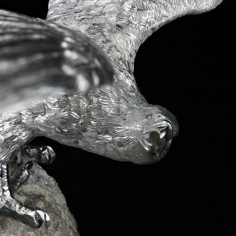 Sterling Silver Eagle Figurine on a Boulder Rock, Made in London, 1981 For Sale 1