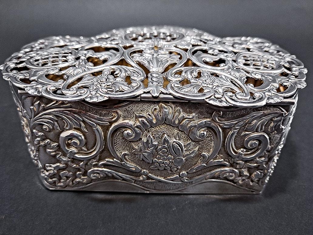 20th Century Sterling Silver Edwardian Pot Pourri or Trinket Box For Sale