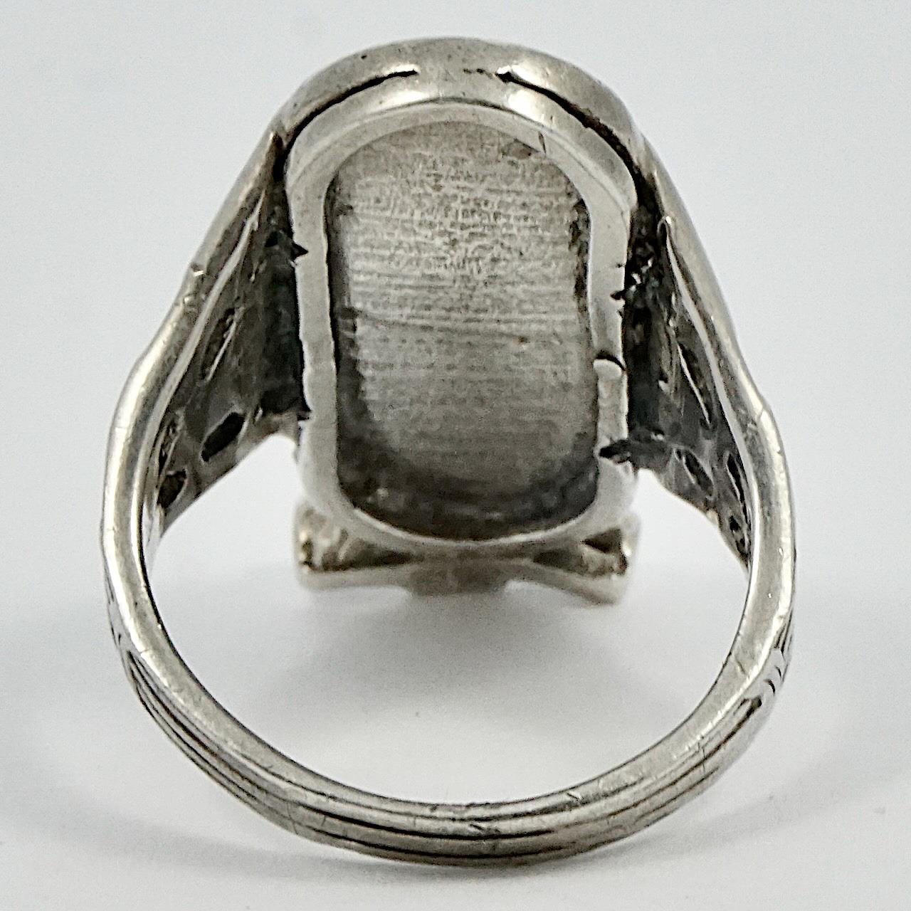 Sterling Silver Egyptian Revival Pharaonic Cartouche Ring circa 1970s In Good Condition For Sale In London, GB