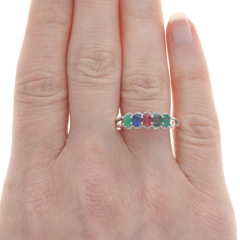 Sterling Silver Emerald Sapphire Five-Stone Ring - 925 Oval .85ctw (Ovalschliff) im Angebot