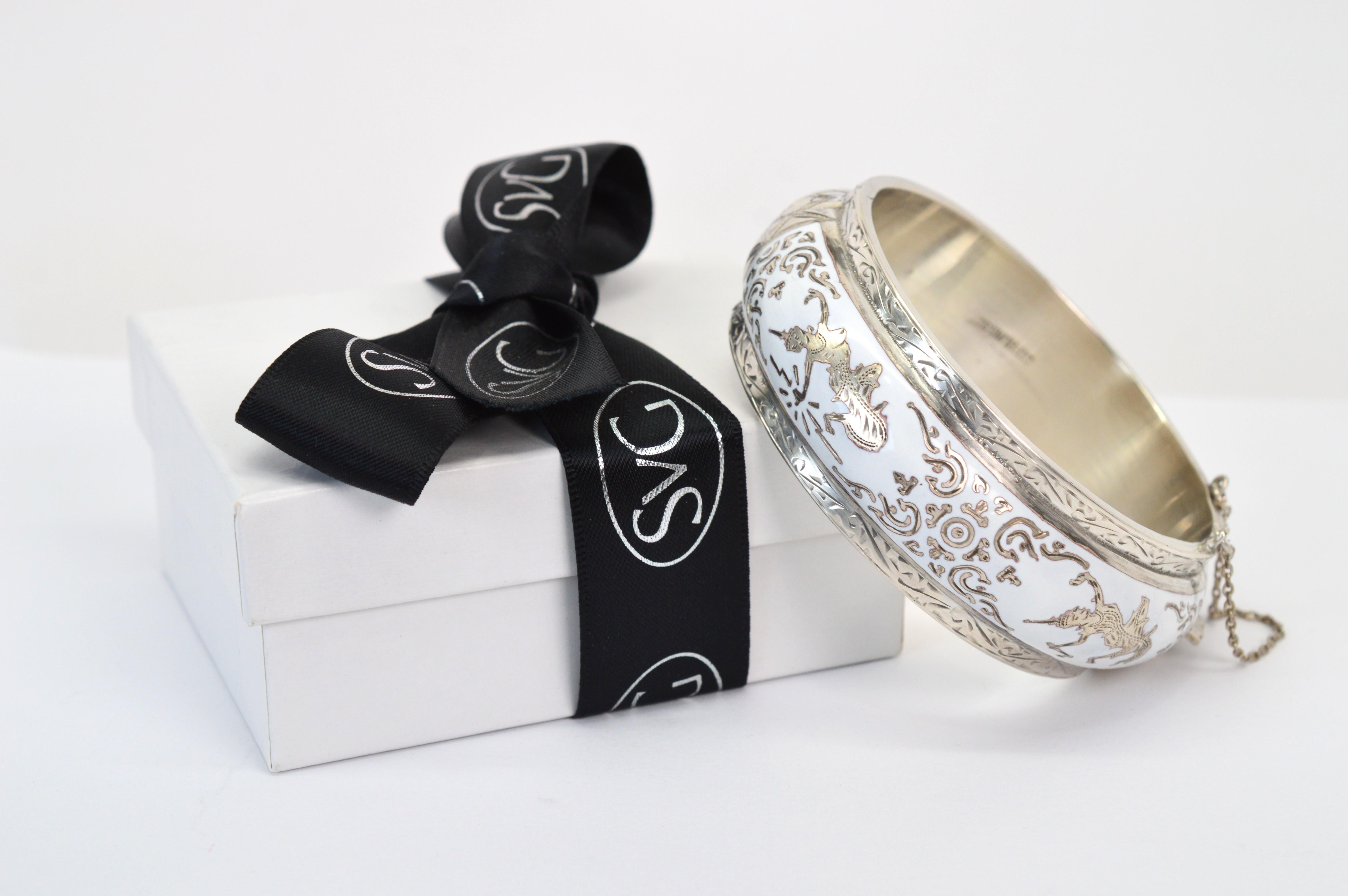 Bracciale Bangle in argento smaltato con danzatrici del Siam in vendita 8