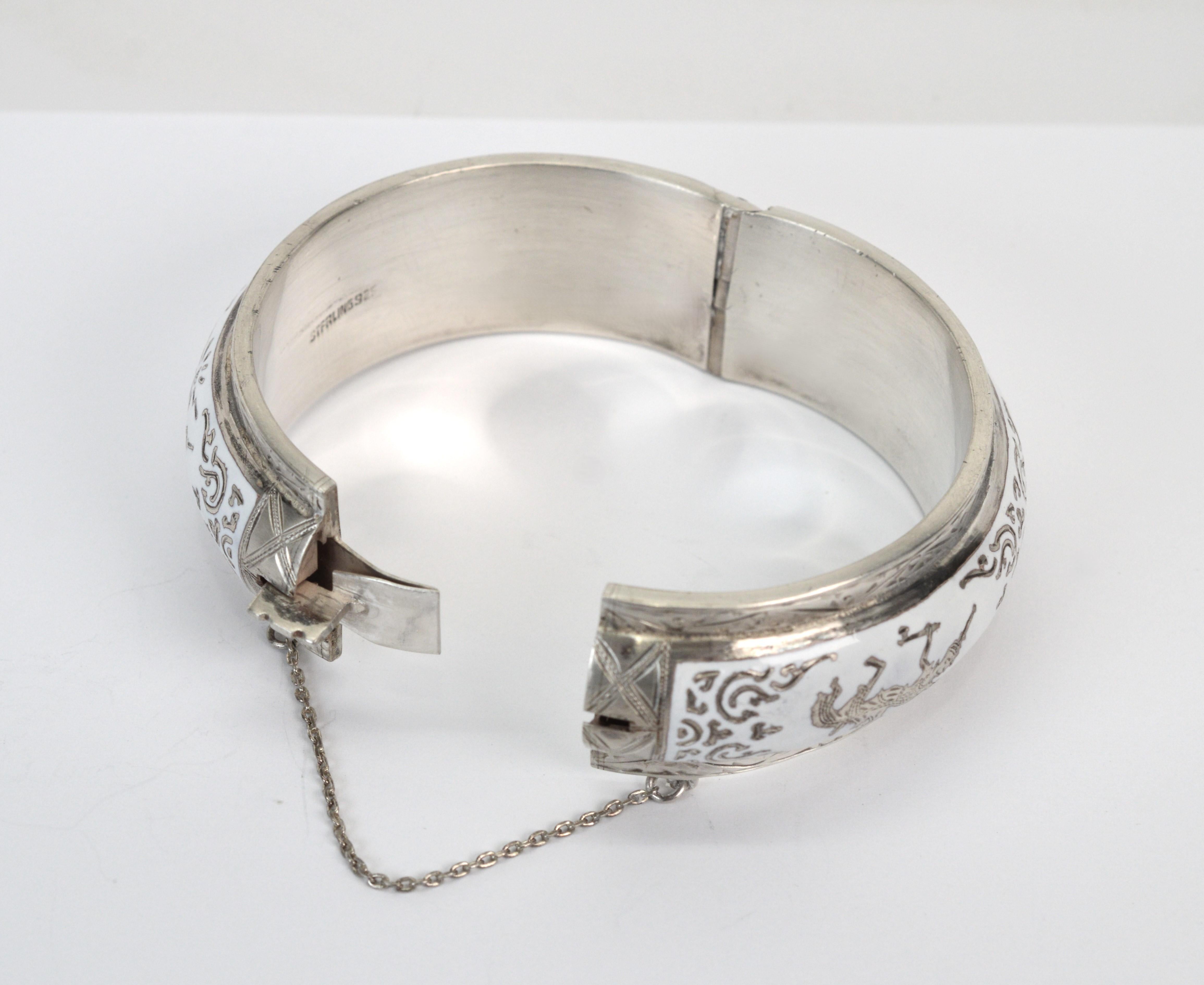 Bracciale Bangle in argento smaltato con danzatrici del Siam in vendita 3