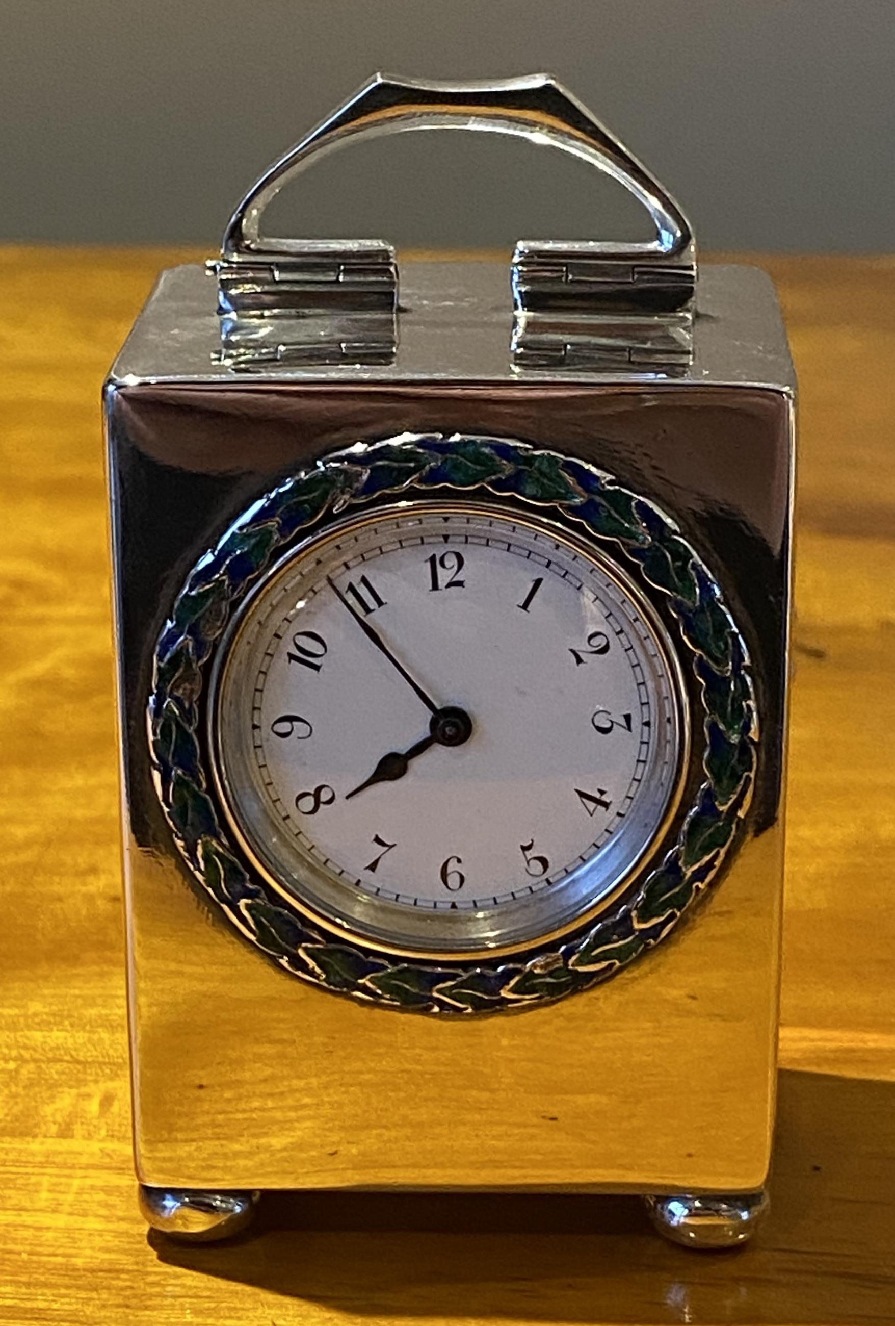 Sterling Silber Emaille Liberty's London Archibald Knox Miniatur Kutsche Uhr im Angebot 4