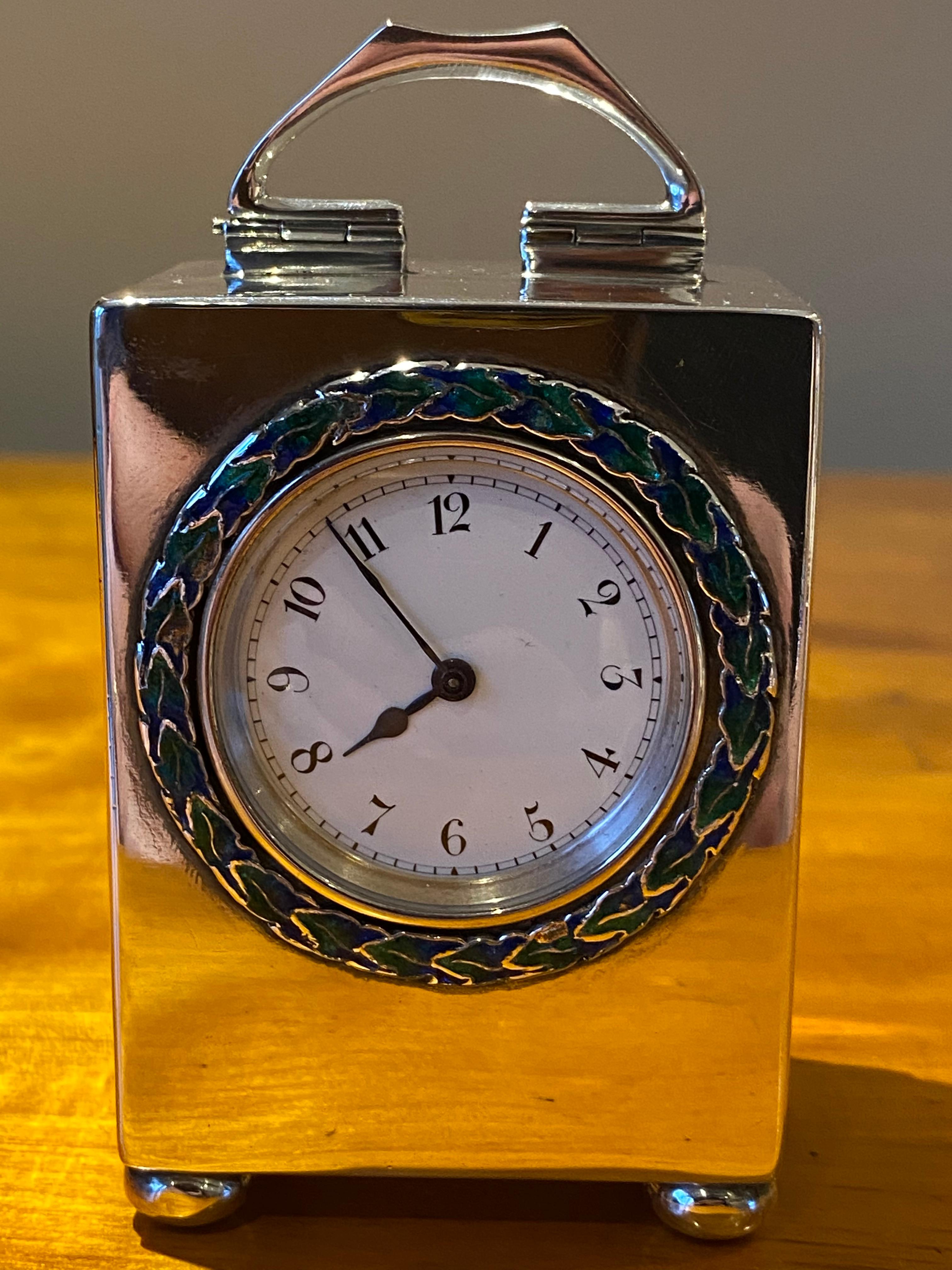 Sterling Silber Emaille Liberty's London Archibald Knox Miniatur Kutsche Uhr im Angebot 5