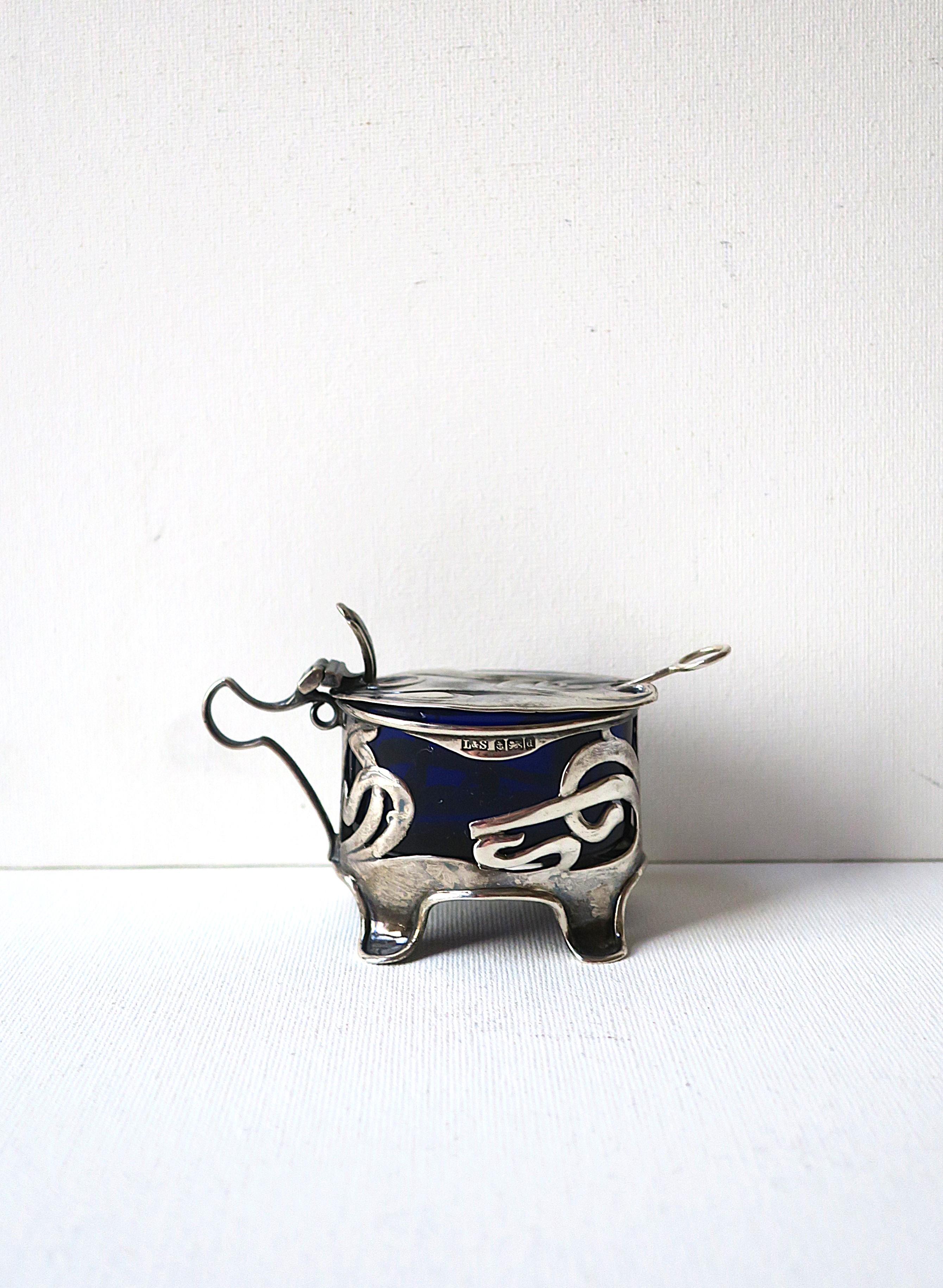 20th Century English Sterling Silver Art Nouveau Salt Cellar For Sale