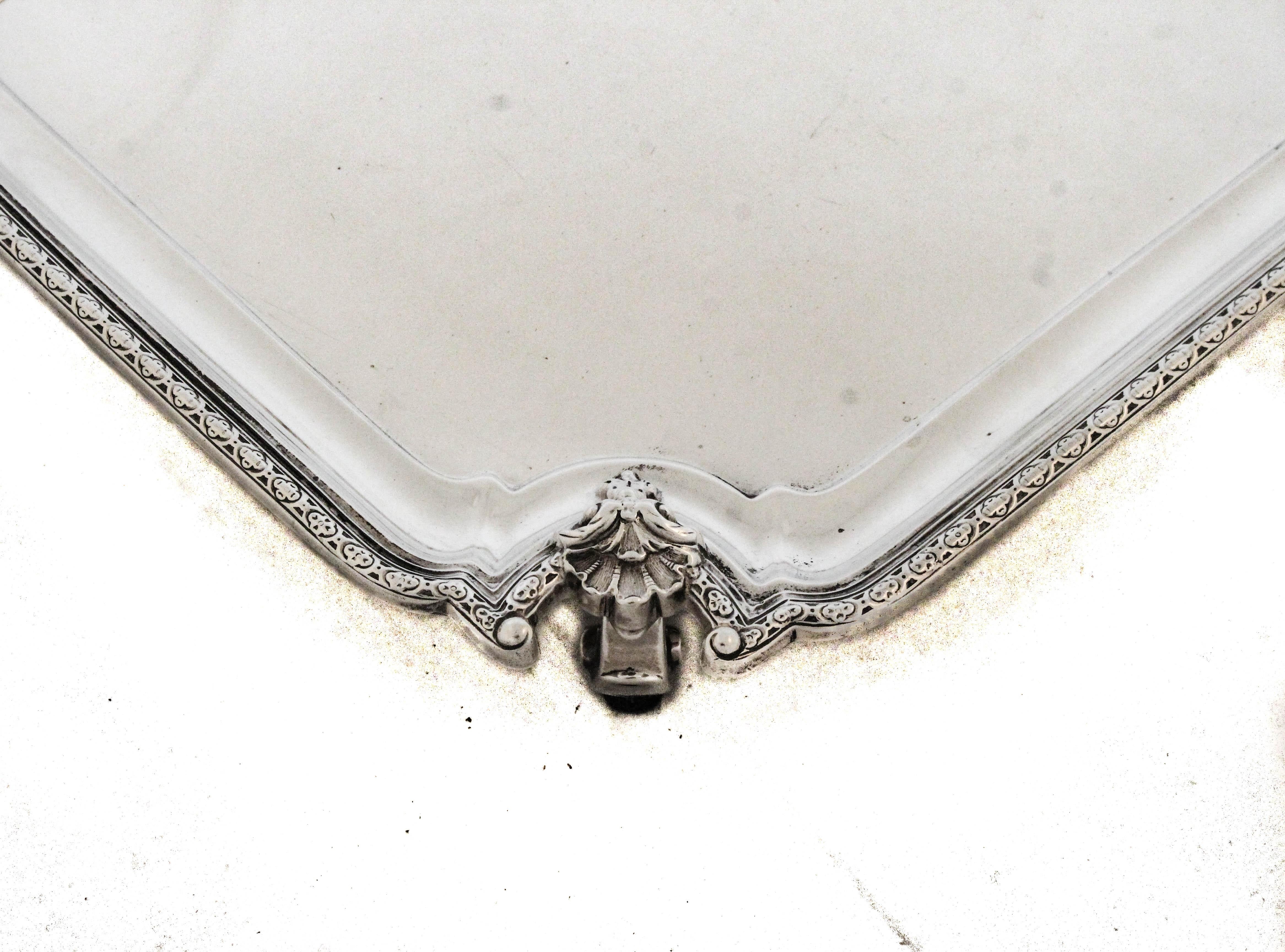 Inglese Salver inglese in argento sterling in vendita
