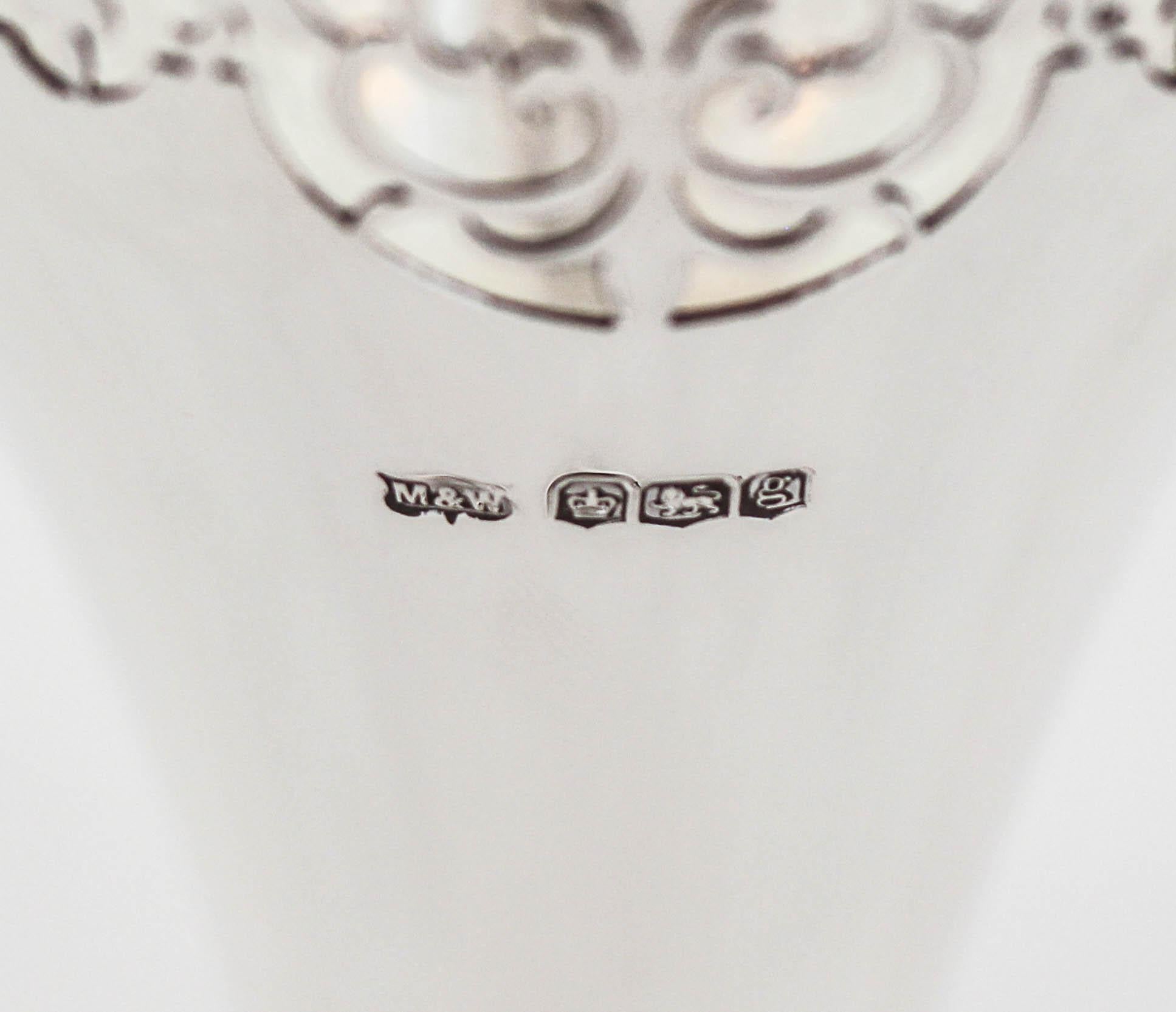 Inizio XX secolo Vaso inglese in argento sterling in vendita