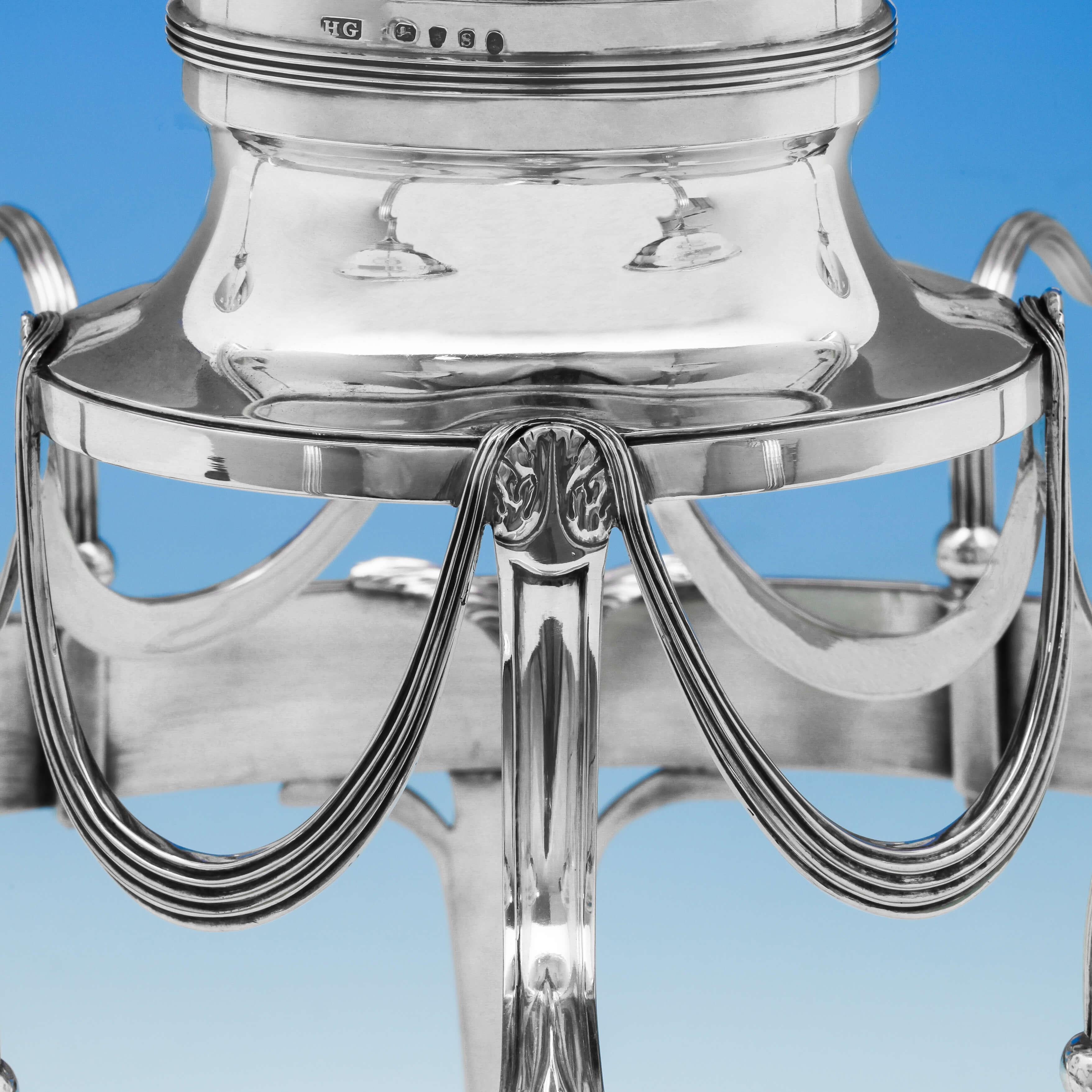 Neoklassizistischer Epergne- oder Tafelaufsatz aus Sterlingsilber aus der George-III-Periode - 1793 (Neoklassisch) im Angebot
